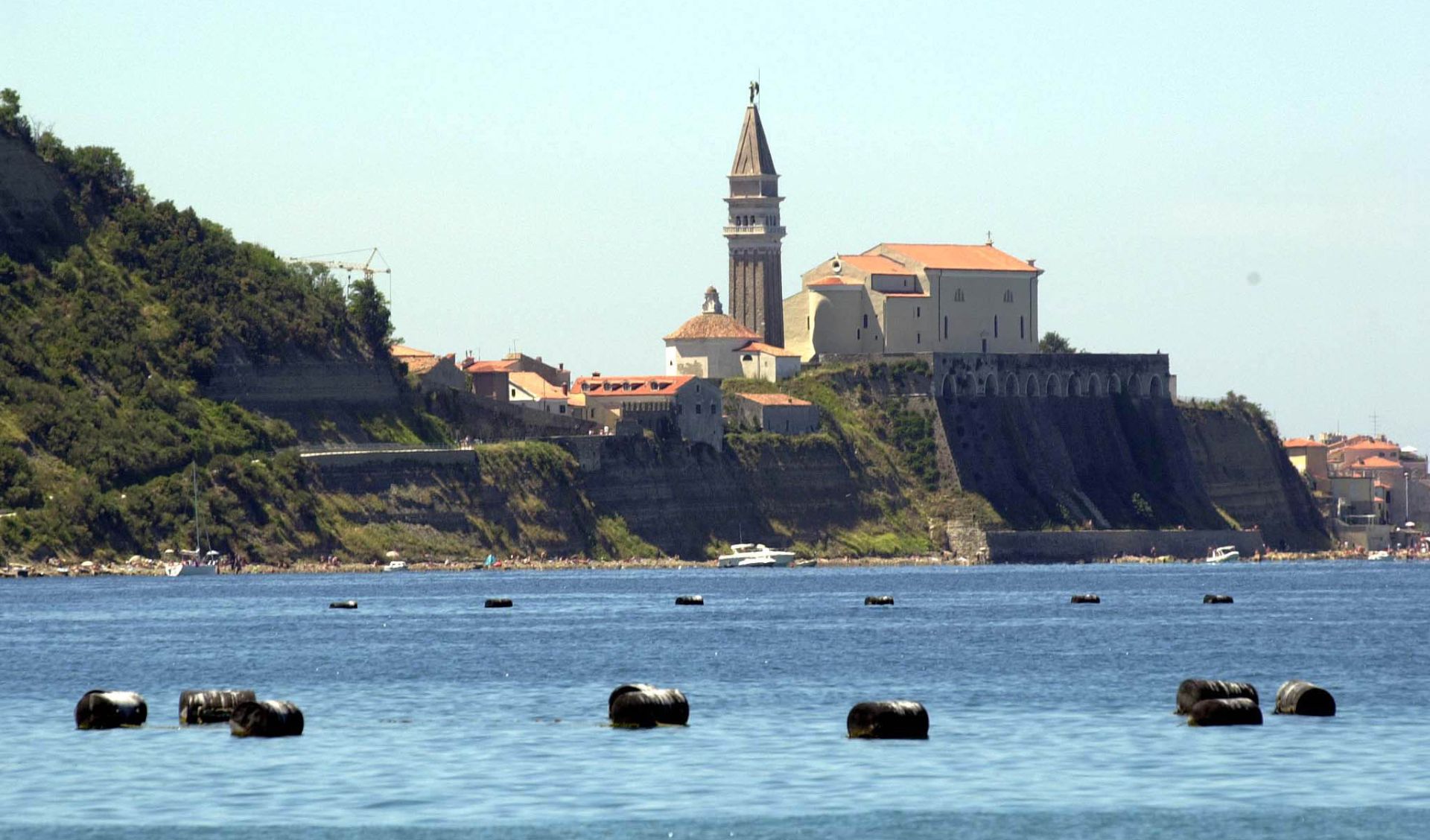 Piran, Slovenija - Pogled s mora na Piranski zaljev i mjesto Piran.
foto FaH