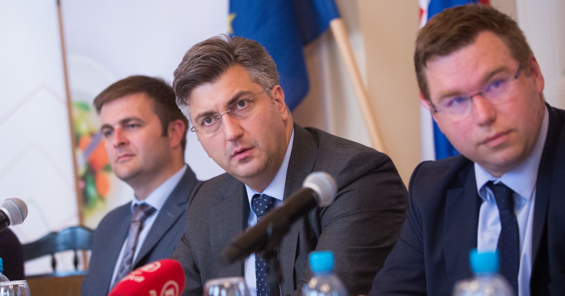 Požega, 03.07.2017. - Predsjednik Vlade Republike Hrvatske Andrej Plenković sudjelovao je na predstavljanju Programa za zapošljavanje žena „ZAŽELI“. Na fotografiji Tomislav Ćorić, Andrej Plenković, Marko Pavić,.  Foto HINA/ Daniel KASAP/ dk