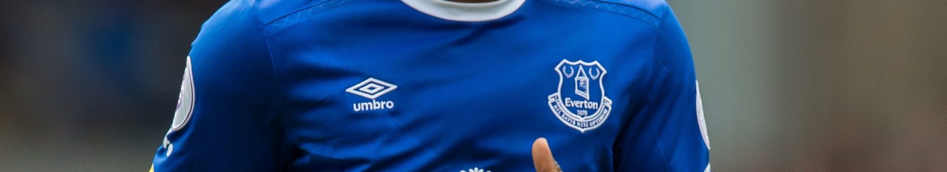 epa06070359 (FILE) Everton's Romelu Lukaku reacts during the English Premier League soccer match between Everton and Chelsea held at Goodison Park, Liverpool, Britain, 30 April 2017 (reissued 06 July 2017).  Soccer club Manchester United have agreed a 85 million euro transfer fee with Everton to sign Everton's striker Romelu Lukaku, according to media reports.  EPA/PETER POWELL