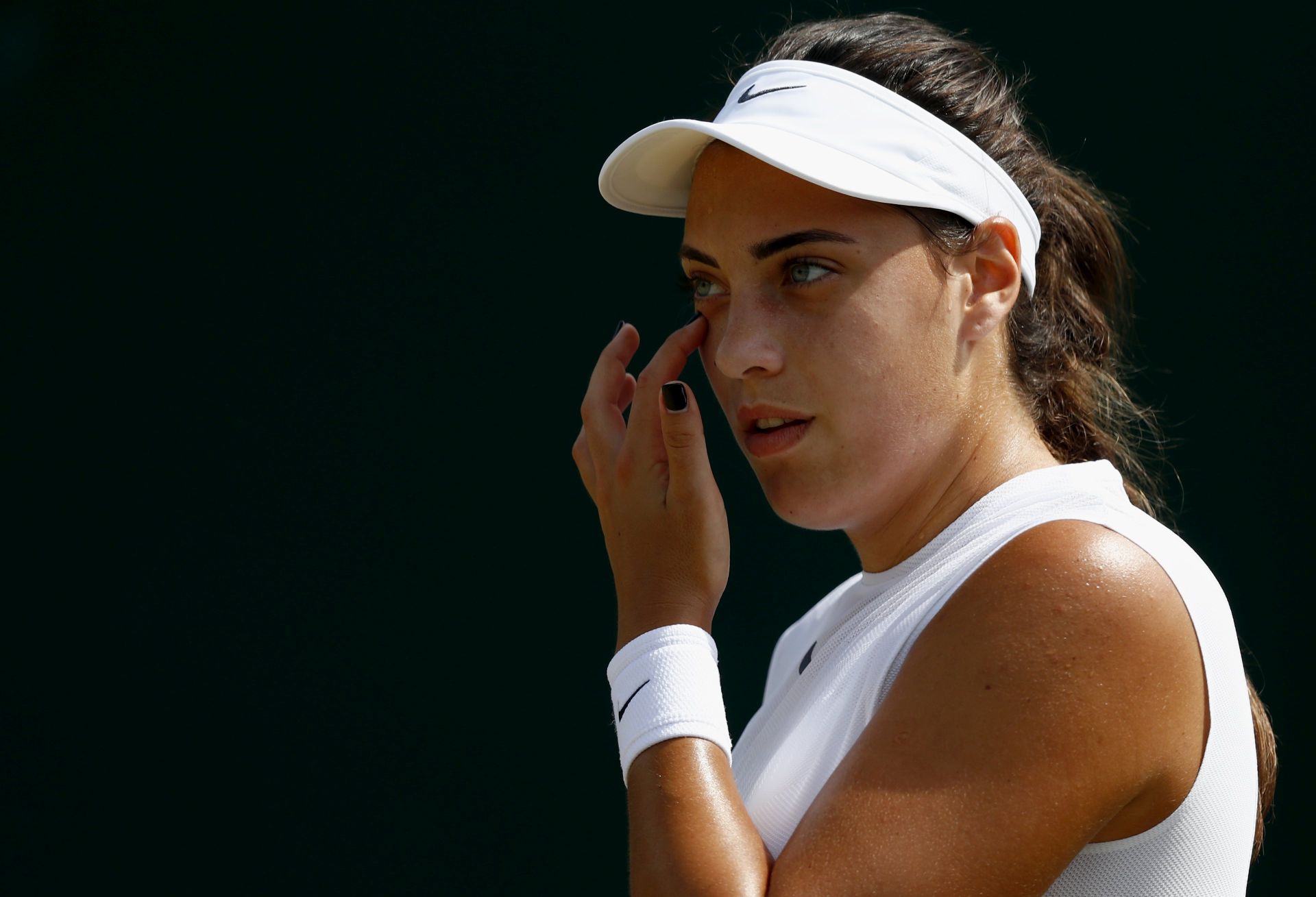 epa06073121 Ana Konjuh of Croatia in action against Dominika Cibulkova of Slovakia during their third round match for the Wimbledon Championships at the All England Lawn Tennis Club, in London, Britain, 07 July 2017.  EPA/NIC BOTHMA EDITORIAL USE ONLY/NO COMMERCIAL SALES