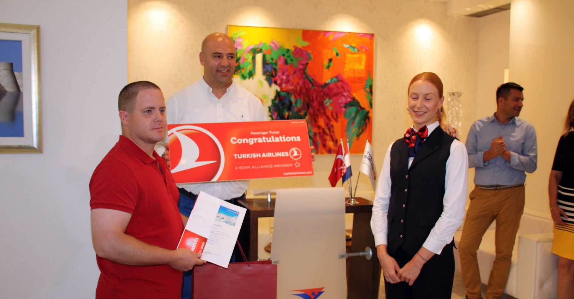 Dubrovnik, 13.07.2017. - Milijunti putnik u Zraènoj luci Dubrovnik, Kanaðanin Cameron Neil Smith sletio je u èetvrtak ujutro na letu Turkish Airlinesa iz Istanbula. 
foto HINA/ Nika MILETIÆ/ ml