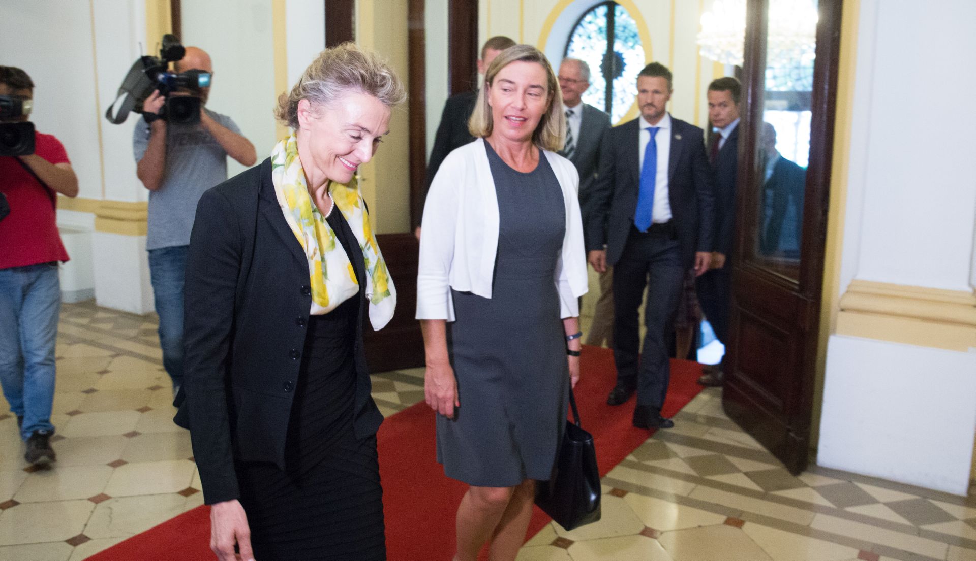 Zagreb, 20.07.2017. - Susret potpredsjednice Vlade i ministrice vanjskih i europskih poslova Marije Pejčinović Burić s visokom predstavnicom Europske unije za vanjske poslove i sigurnosnu politiku Federicom Mogherini. Na fotografiji Marija Pejčinović Burić, Federica Mogherini. Foto HINA/ Daniel KASAP/ dk