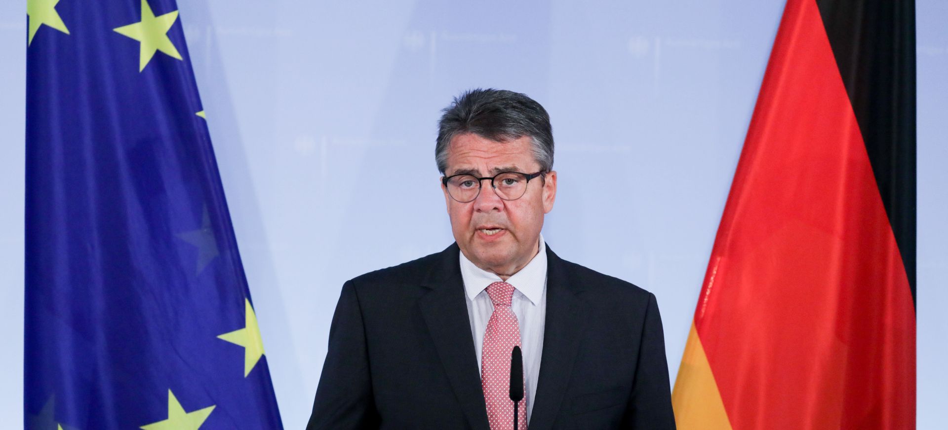 German Foreign Minister Sigmar Gabriel (SPD) speaking to the media about the diplomatic crisis between Turkey and Germany at the Federal Foreign Office in Berlin, Germany, 20 July 2017. Photo: Kay Nietfeld/dpa