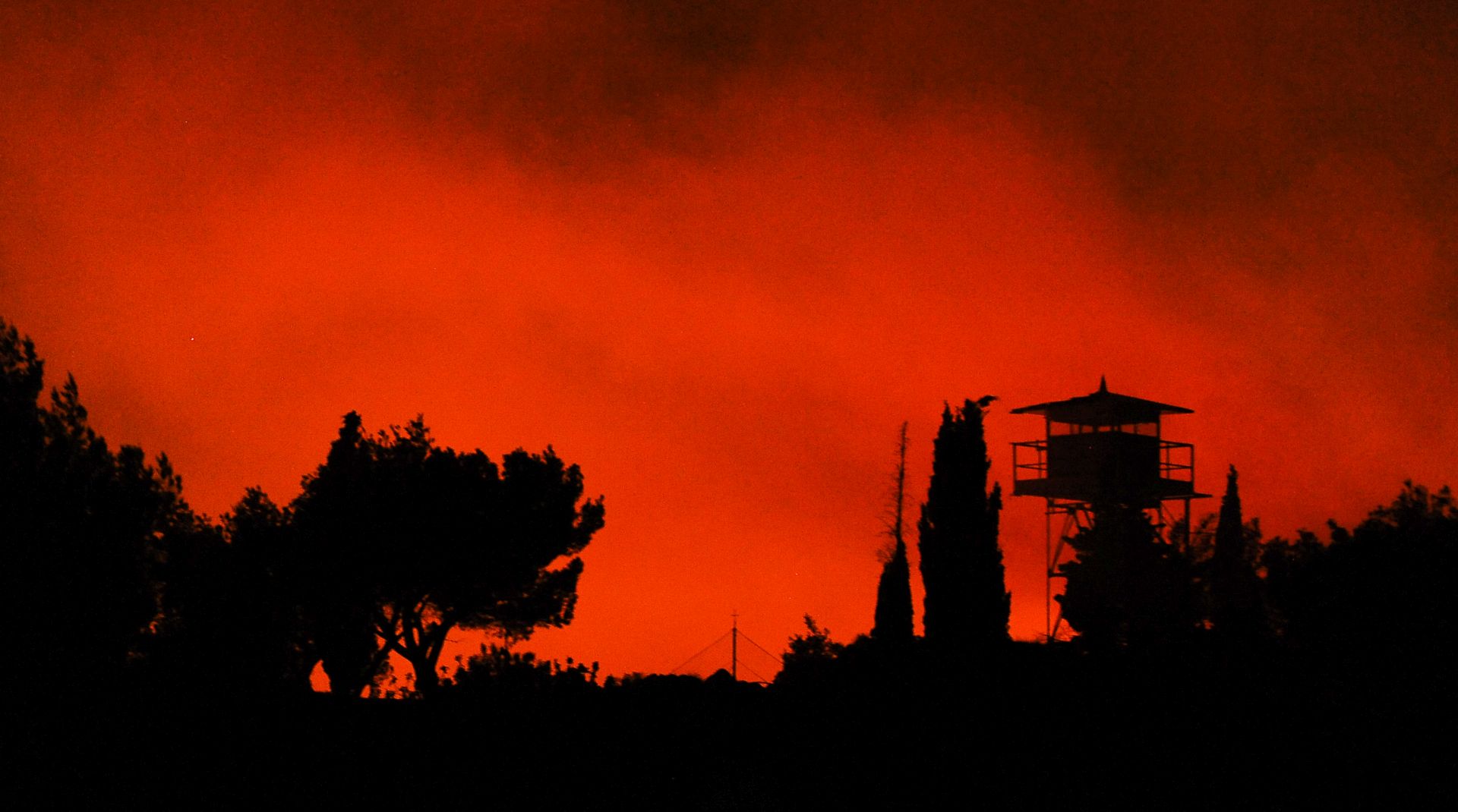 Split, 25. 07. 2017. - Veliki poar u Klisu pokraj Splita. foto HINA/ Mario STRMOTIÆ/ lsd