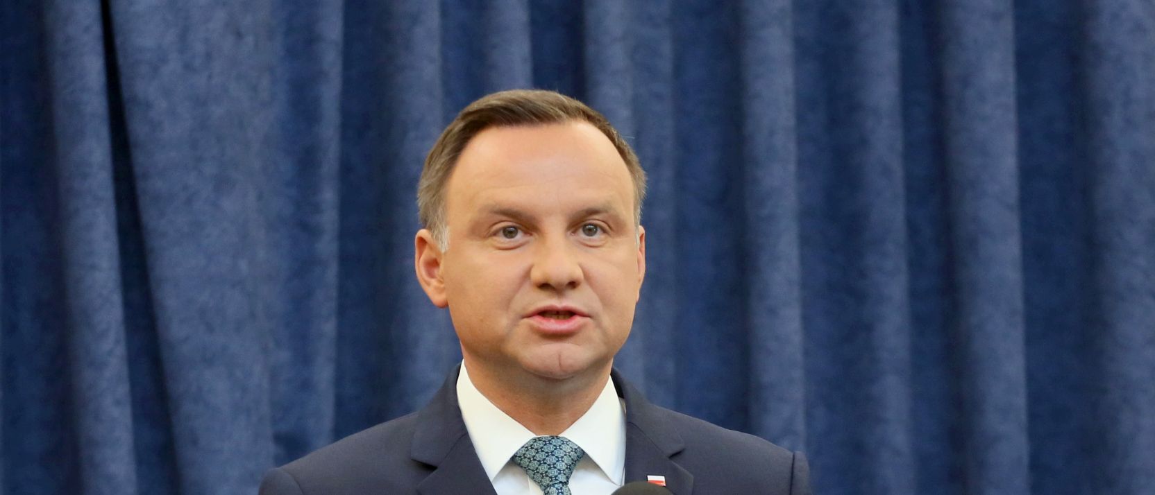 epa06106453 Polish President Andrzej Duda during a press conference in the Presidential Palace in Warsaw, Poland, 24 July 2017. President Duda said in a statement that he will veto Supreme Court and National Judiciary Council bills. Large protests have been held across Poland in the past week over rules passed 20 July by the ruling party that would limit the independence of the judiciary.  EPA/Pawel Supernak POLAND OUT