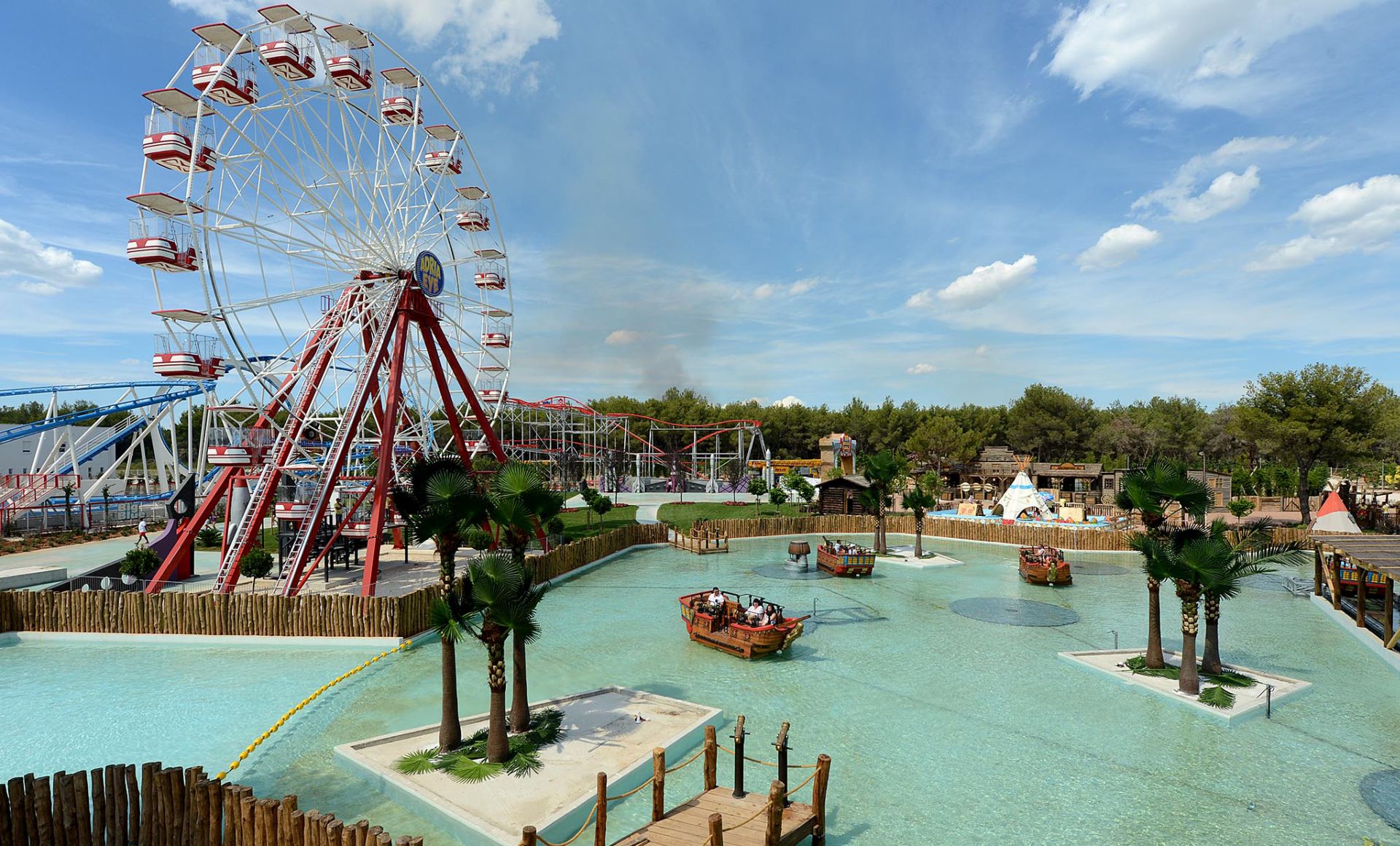 Biograd na Moru, 15.07.2017. -  Najveći zabavni park u Hrvatskoj, službenog imena Fun park Mirnovec, otvoren u subotu poslijepodne kraj Biograda na Moru, prvi  je tematsko-zabavni park u našoj zemlji za djecu i odrasle.
foto HINA/ ml