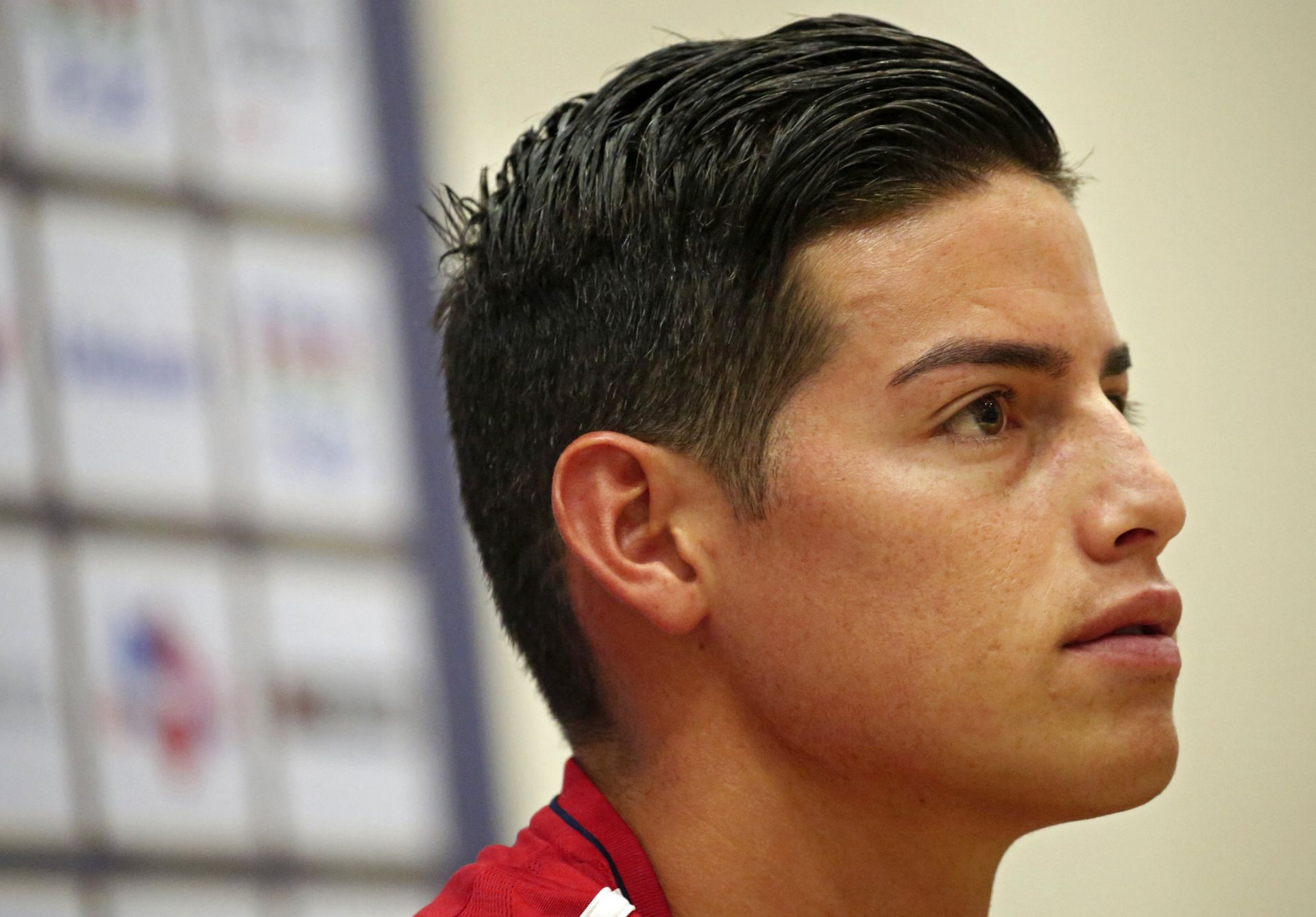 epa06106494 FC Bayern's player James Rodriguez during a press conference ahead of the 2017 International Champions Cup (ICC) match between FC Bayern and Chelsea FC at the National Stadium in Singapore, 24 July 2017.  EPA/WALLACE WOON