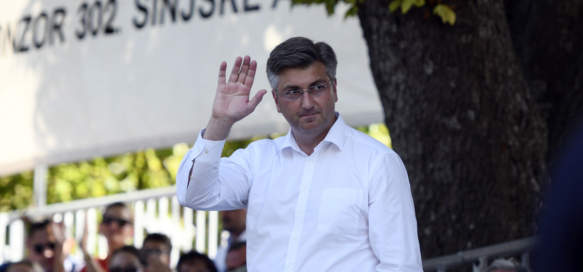 Sinj, 06.08.2017 - Premijer Andrej Plenkoviæ u sveèanoj loi tijekom ovogodinje 302. sinjske alke.
foto HINA/ Mario STRMOTIÆ /ds