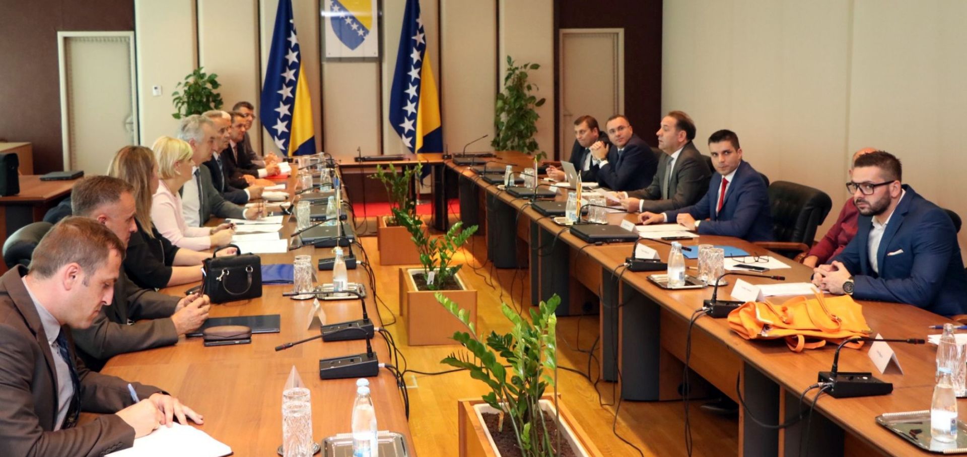 Sarajevo, 7.8.2017. - Sastanak ministara trgovine i poljoprivrede balkanskih drava pogoðenih hrvatskom odlukom o novom pravilniku za provedbu fitosanitarnog nadzora nad uvezenim voæem i povræem.
foto HINA/ FENA/ Almir Razic/ ml