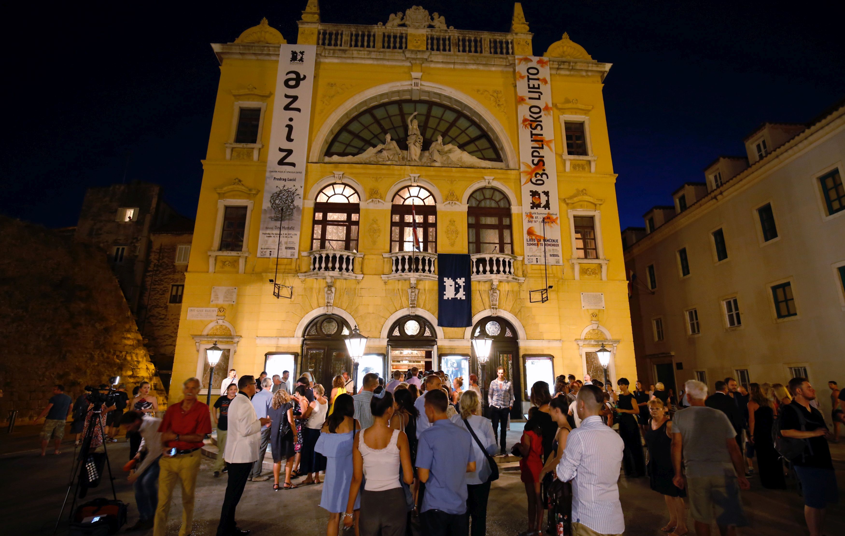 Split, 14.08.2017. - Praizvedbom baleta "Dervi i smrt" na sceni HNK Split sveèano je zatvoreno 63. Splitsko ljeto.Baletnoj premijeri i zatvaranju festivala prisustvovao je i premijer Andrej Plenkoviæ. foto HINA/ Miroslav Lelas/ lm