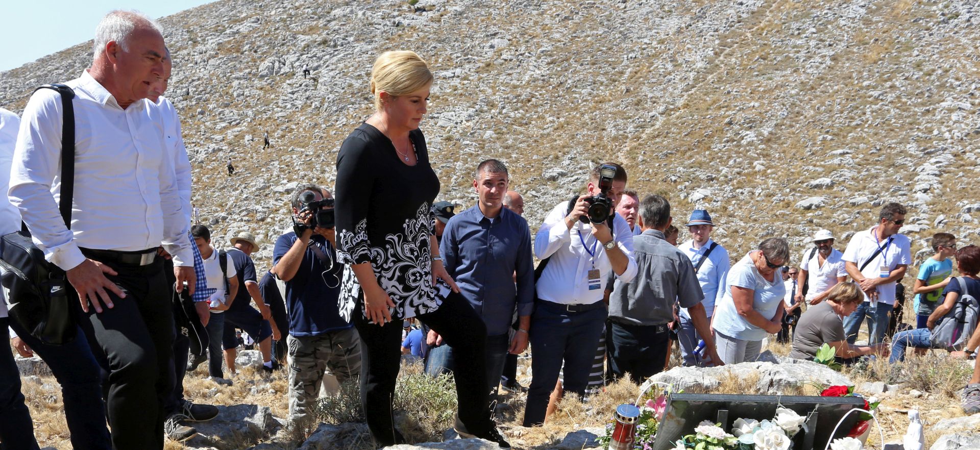 Otok Kornat, 30.08.2017 - Predsjednica Republike Kolinda Grabar Kitaroviæ sudjelovala je na obiljeavanju 10. godinjice kornatske tragedije. Na slici predsjednica Grabar-Kitaroviæ i Gordan Pauk.
foto HINA/ ds