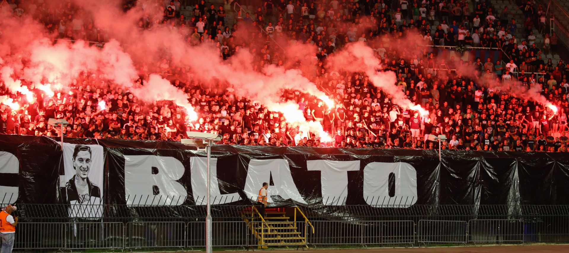 Split, 11.08.2017 - Utakmica 5. kola Prve HNL  Hajduk - Slaven Belupo. Na slici navijaèi.
foto HINA/ Miroslav LELAS/ ik
