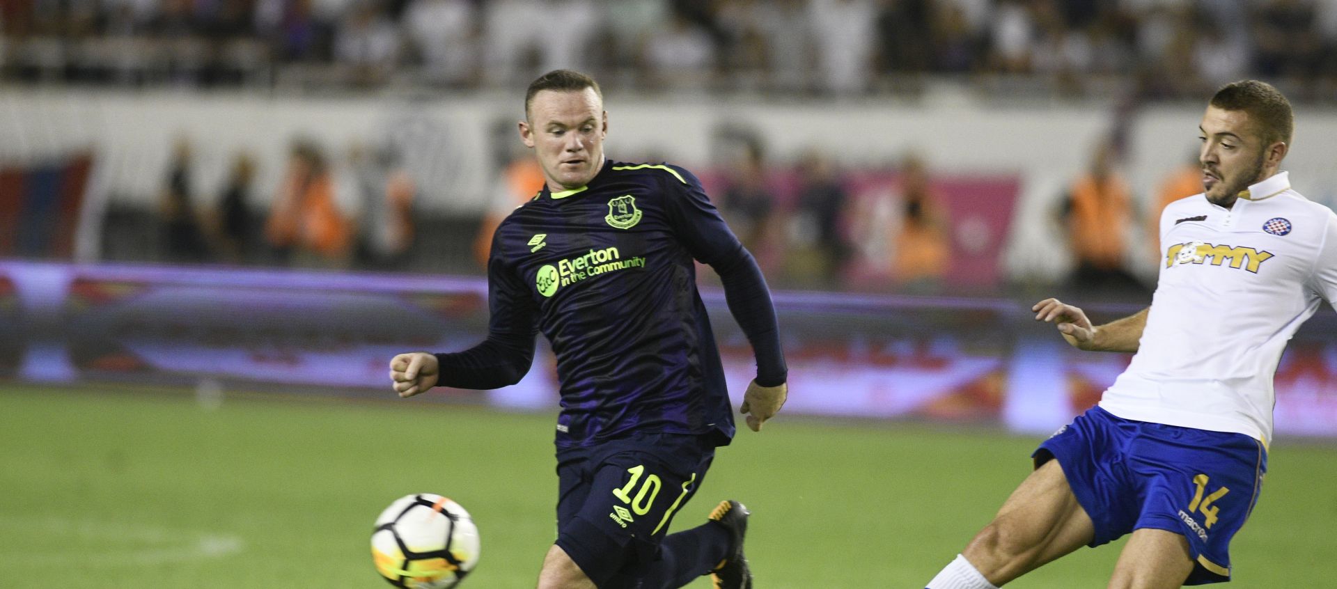 Split, 24.08.2017 - Uzvratna utakmica doigravanja za Europa ligu Hajduk - Everton. Na slici Wayne Rooney i Josip Radoeviæ.foto HINA/ Mario STRMOTIÆ/ ik