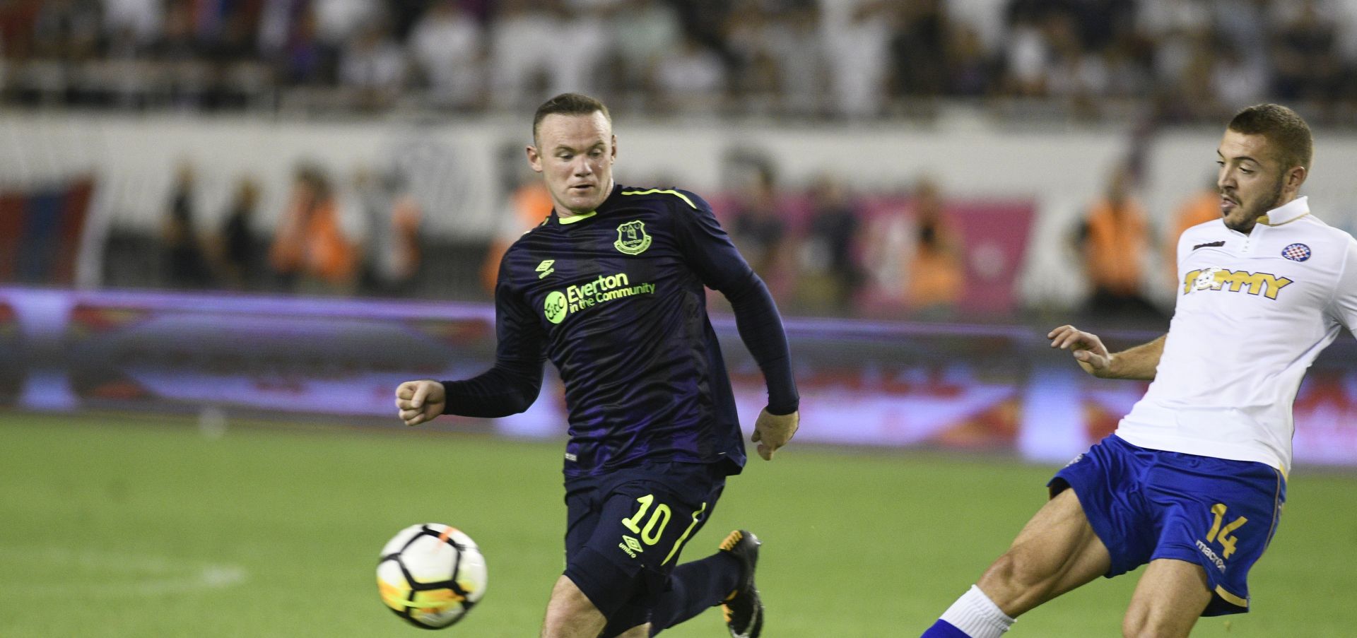 Split, 24.08.2017 - Uzvratna utakmica doigravanja za Europa ligu Hajduk - Everton. Na slici Wayne Rooney i Josip Radoeviæ.foto HINA/ Mario STRMOTIÆ/ ik