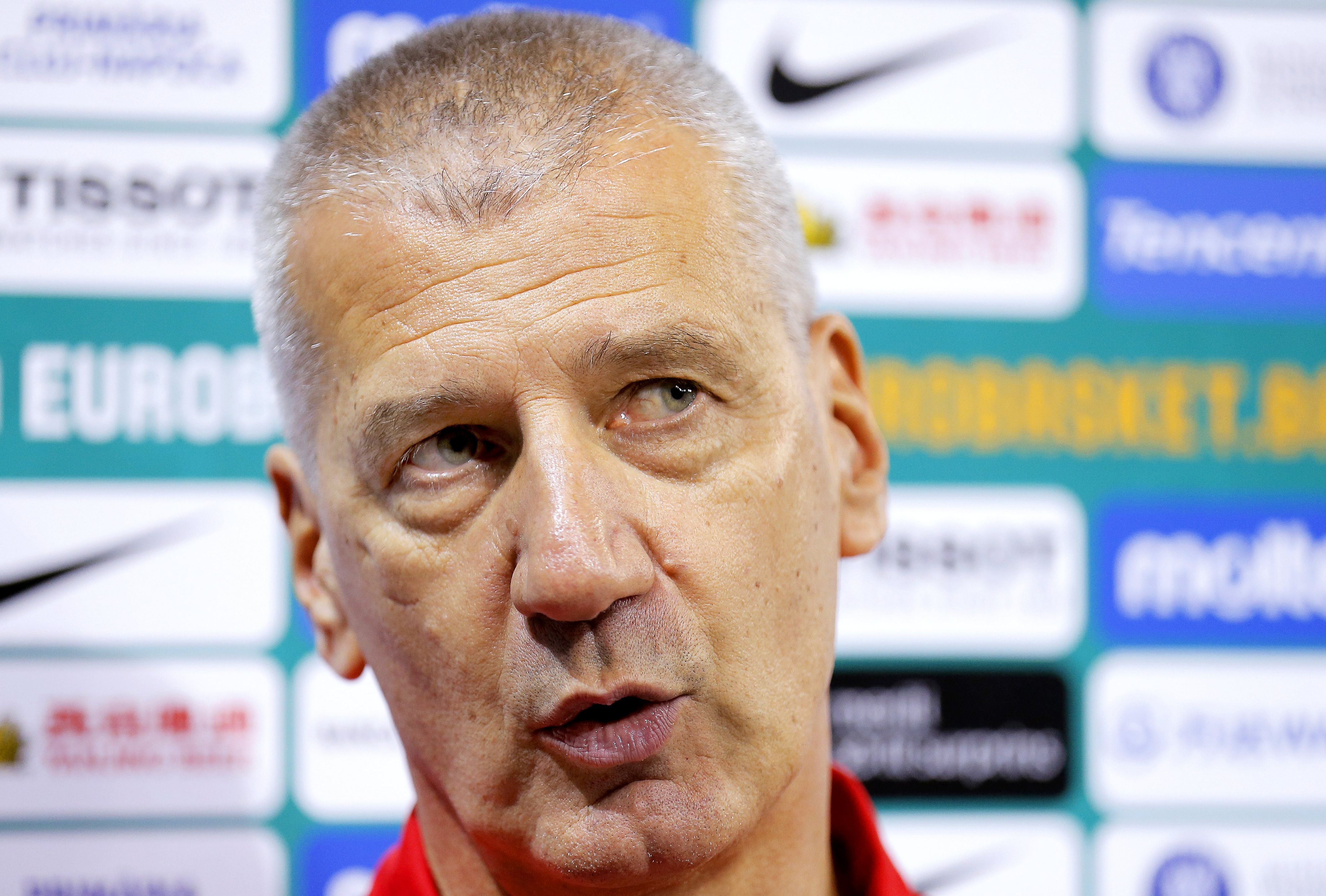 epa06183482 Croatia's head coach Aleksandar Petrovic talks to journalists after winning the EuroBasket 2017 group C match between Montenegro and Croatia in Cluj Napoca, Romania, 04 September 2017.  EPA/ROBERT GHEMENT
