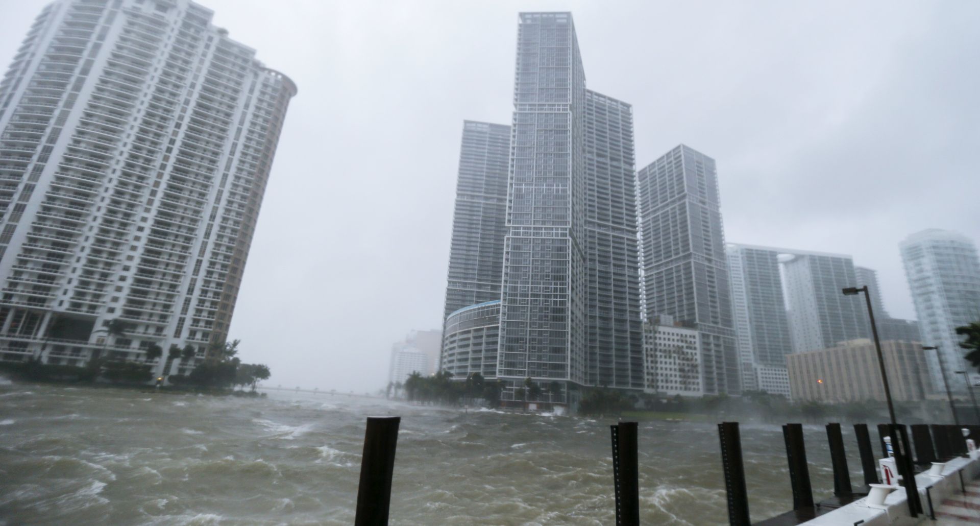 epa06196067 The rough waters where the Miami River meets Biscayne Bay shows the full effects of Hurricane Irma strike in Miami, Florida, USA, 10 September 2017. Many areas are under mandatory evacuation orders as Irma approaches Florida. The National Hurricane Center has rated Irma as a Category 4 storm as the eye crosses the lower Florida Keys.  EPA/ERIK S. LESSER