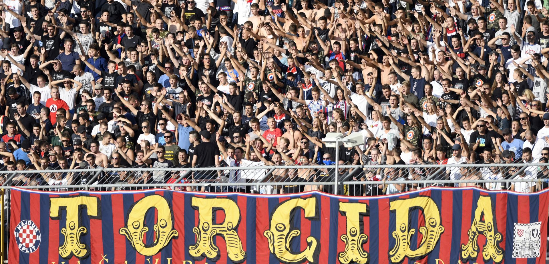 Split, 17.9.2017. - Utakmica 9. kola Prve HNL Hajduk - Rijeka. Na fotografiji navijaèka skupina Torcida.
foto HINA/ Mario STRMOTIÆ/ ml