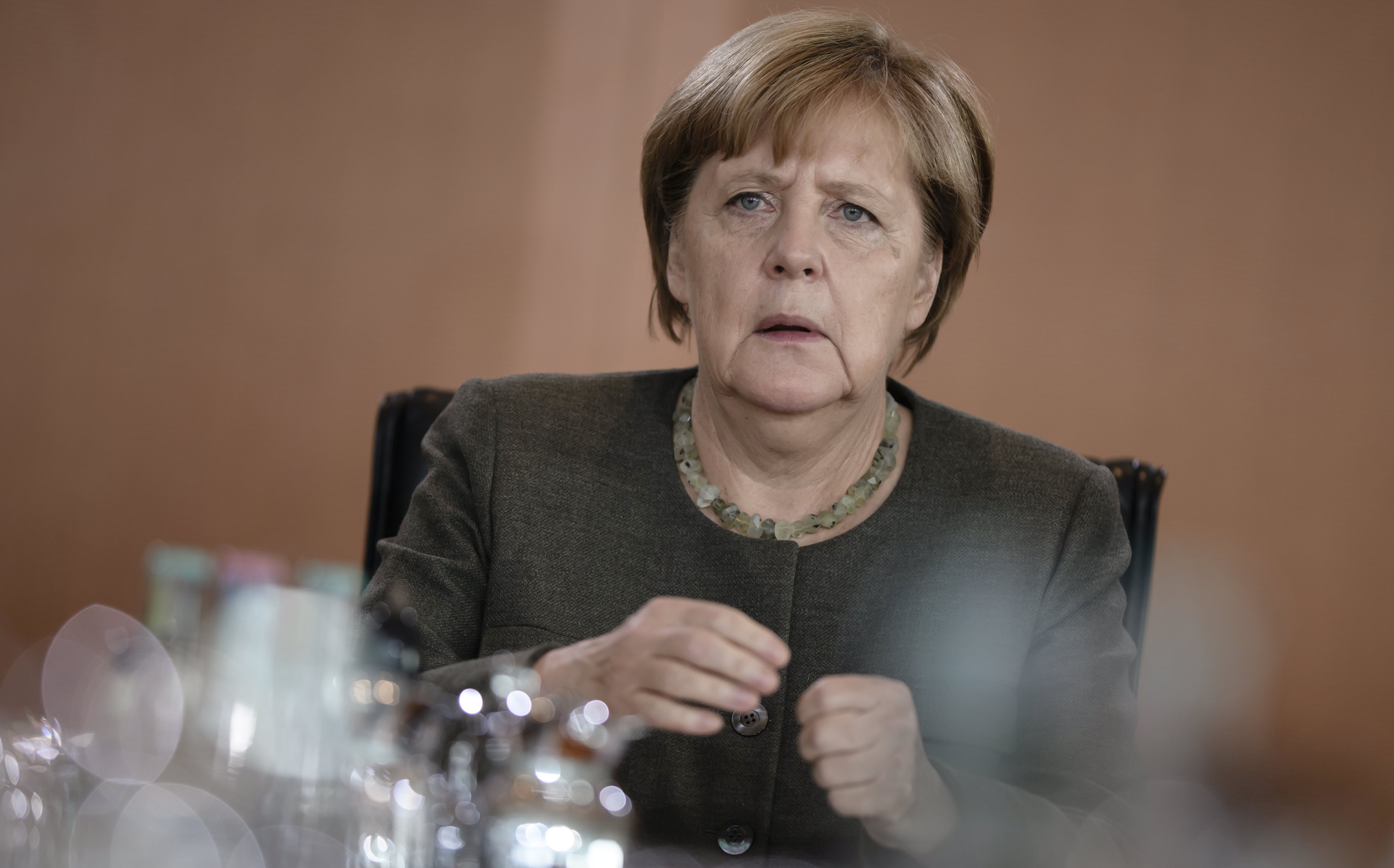 epa06214906 German Chancellor Angela Merkel attends the weekly meeting of the German Federal cabinet at the Chancellery in Berlin, Germany, 20 September 2017. The cabinet gathered for its 163rd session.  EPA