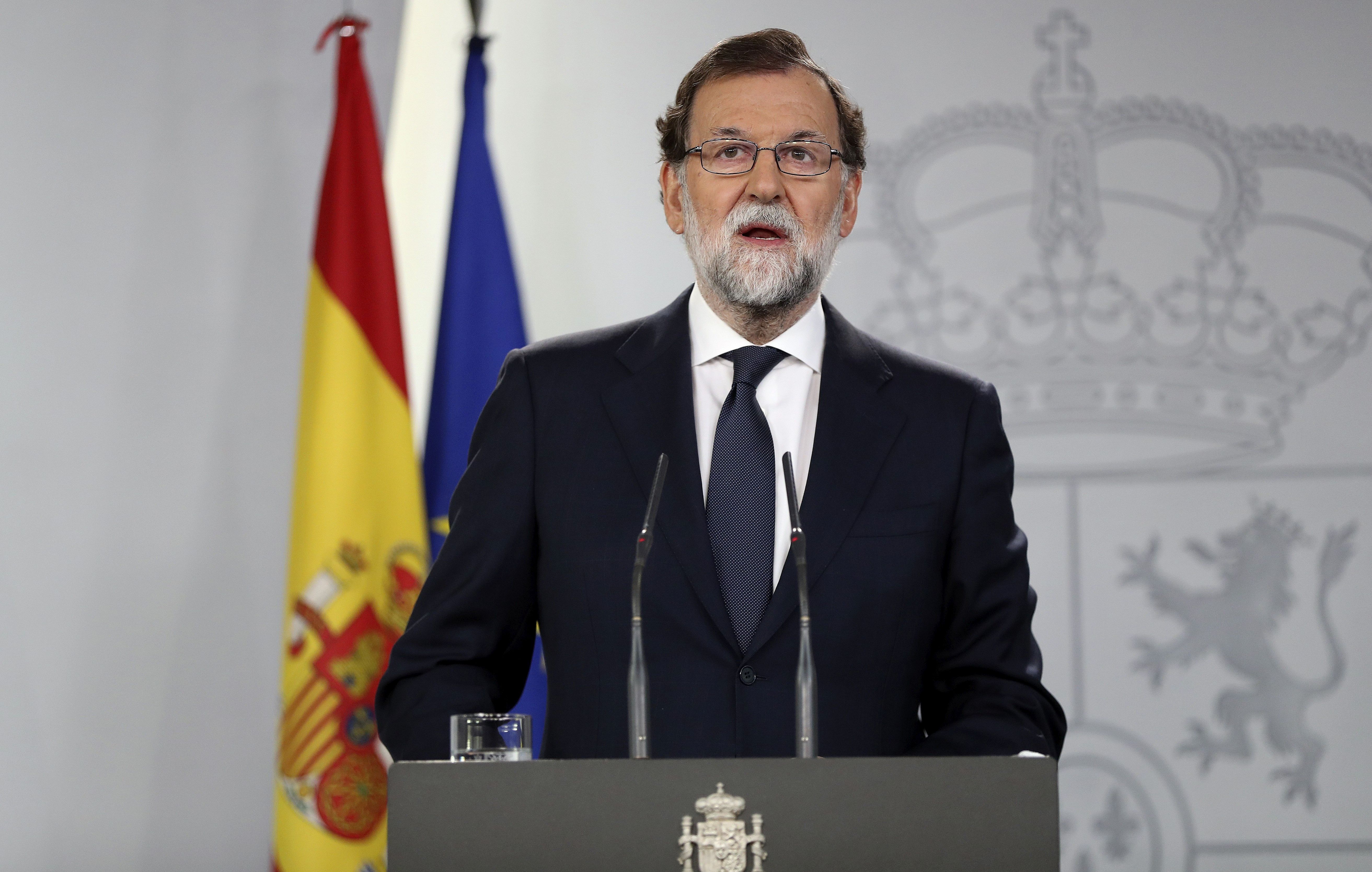 epa06216424 Spanish Prime Minister Mariano Rajoy, during his appearance this afternoon at the Palace of La Moncloa, in Madrid, Spain, on 20 September 2017. Rajoy has asked the leaders of the Catalonian Regional Government to 'cease their actions' saying 'they know that this referendum can no longer be held' because 'it was never legal and legitimate' and they are 'in time to avoid greater evils.'.  EPA/Chema Moya
