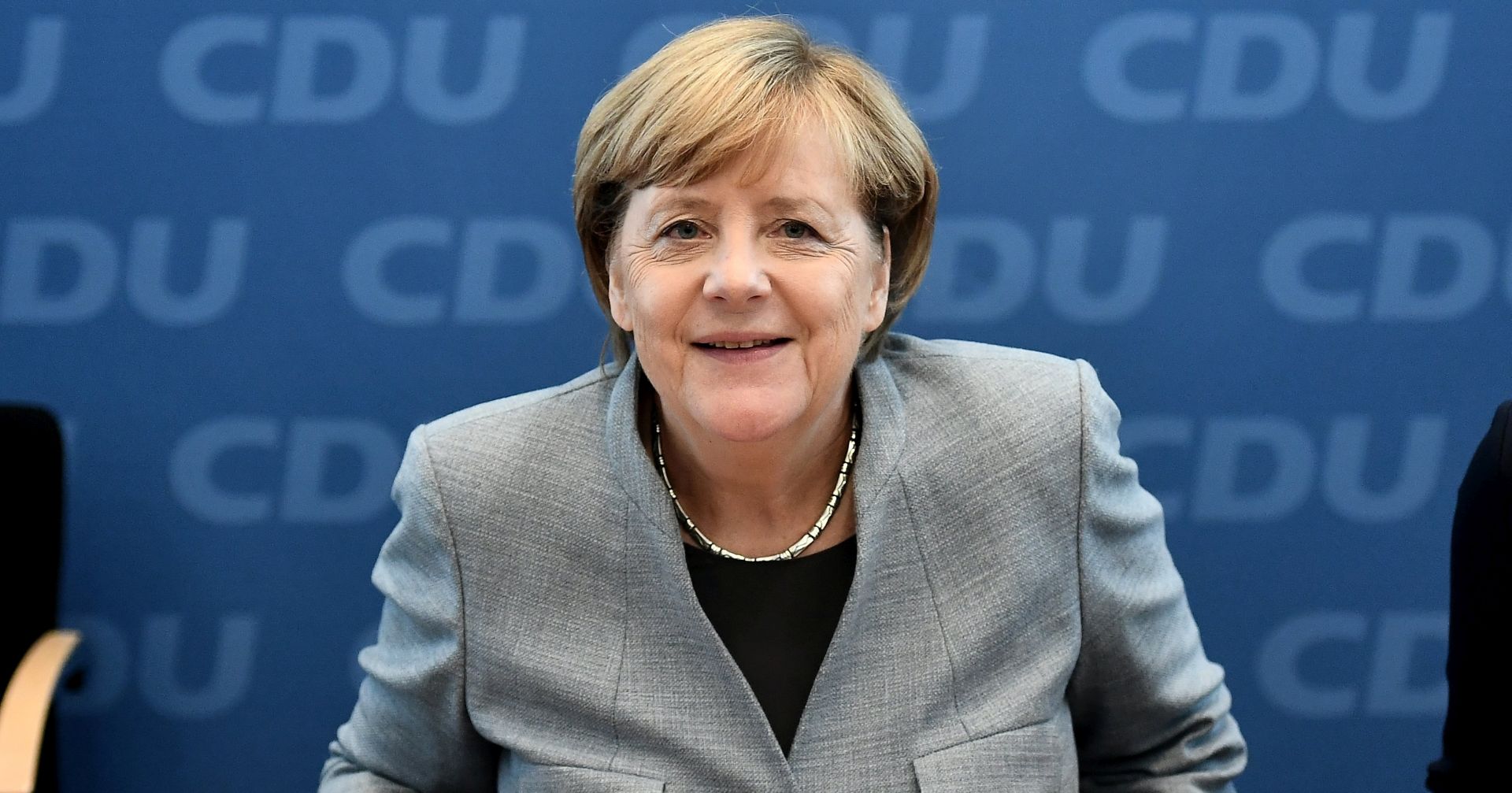 epa06225664 German Chancellor Angela Merkel of the Christian Democratic Union (CDU), arrives for the CDU board meeting in Berlin, Germany, 25 September 2017. According to federal election commissioner more than 61 million people were eligible to vote in the elections for a new federal parliament, the Bundestag, in Germany.  EPA/CHRISTIAN BRUNA