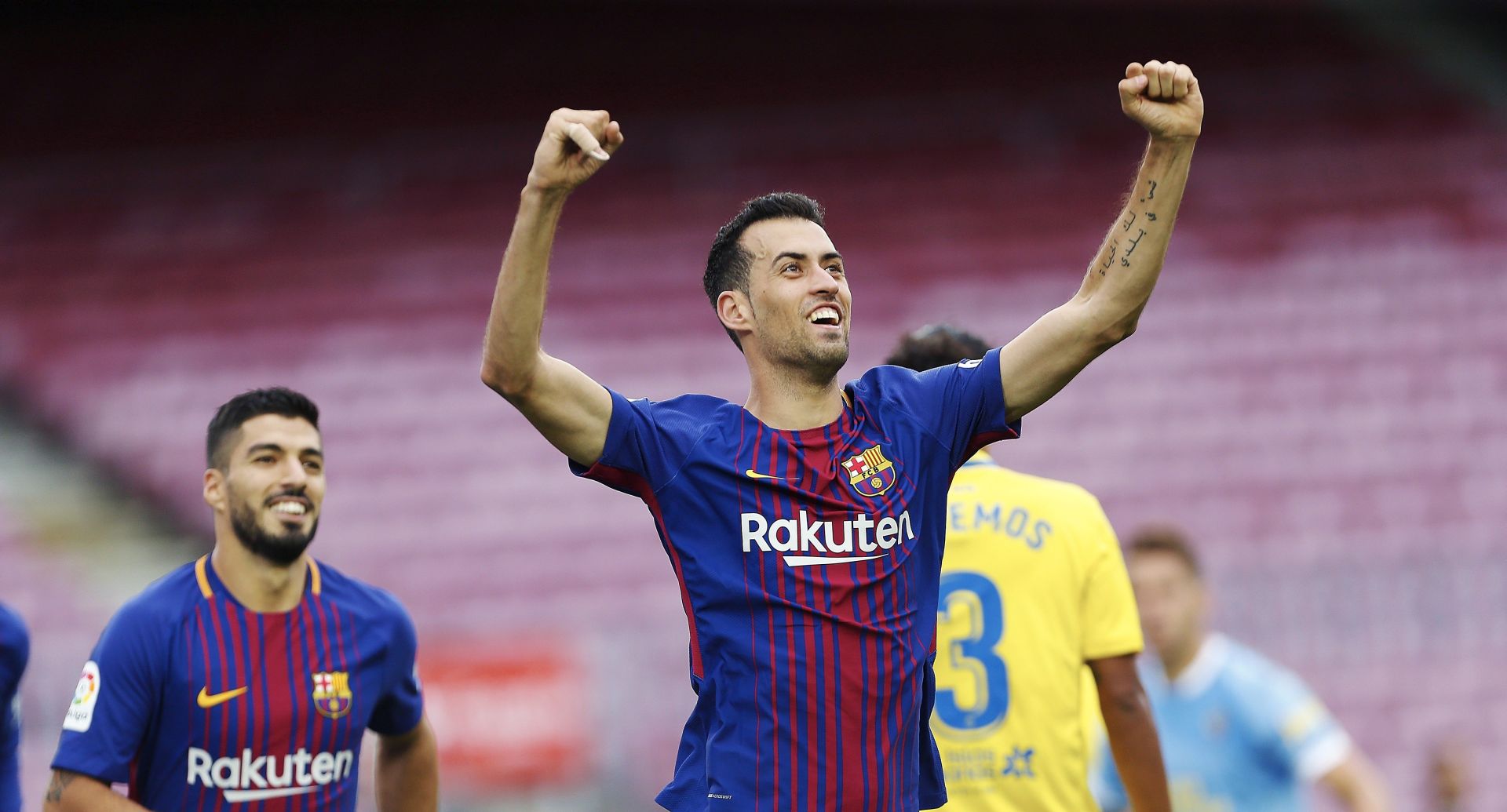 epa06238407 FC Barcelona´s midfielder Sergio Busquets celebrates his goal during the Spanish Primera Division match FC Barcelona vs UD Las Palmas, 01 October 2017 in Barcelona, Spain. The board of the FC Barcelona decided to play behind closed doors. The club released a statement on their official website which reads: "FC Barcelona condemns the events which have taken place in many parts of Catalonia today in order to prevent its citizens exercising their democratic right to free expression. Given the exceptional nature of events, the Board of Directors have decided that the FC Barcelona first-team game against Las Palmas will be played behind closed doors following the Professional Football League's refusal to postpone the game."  EPA/Alejandro Garcia
