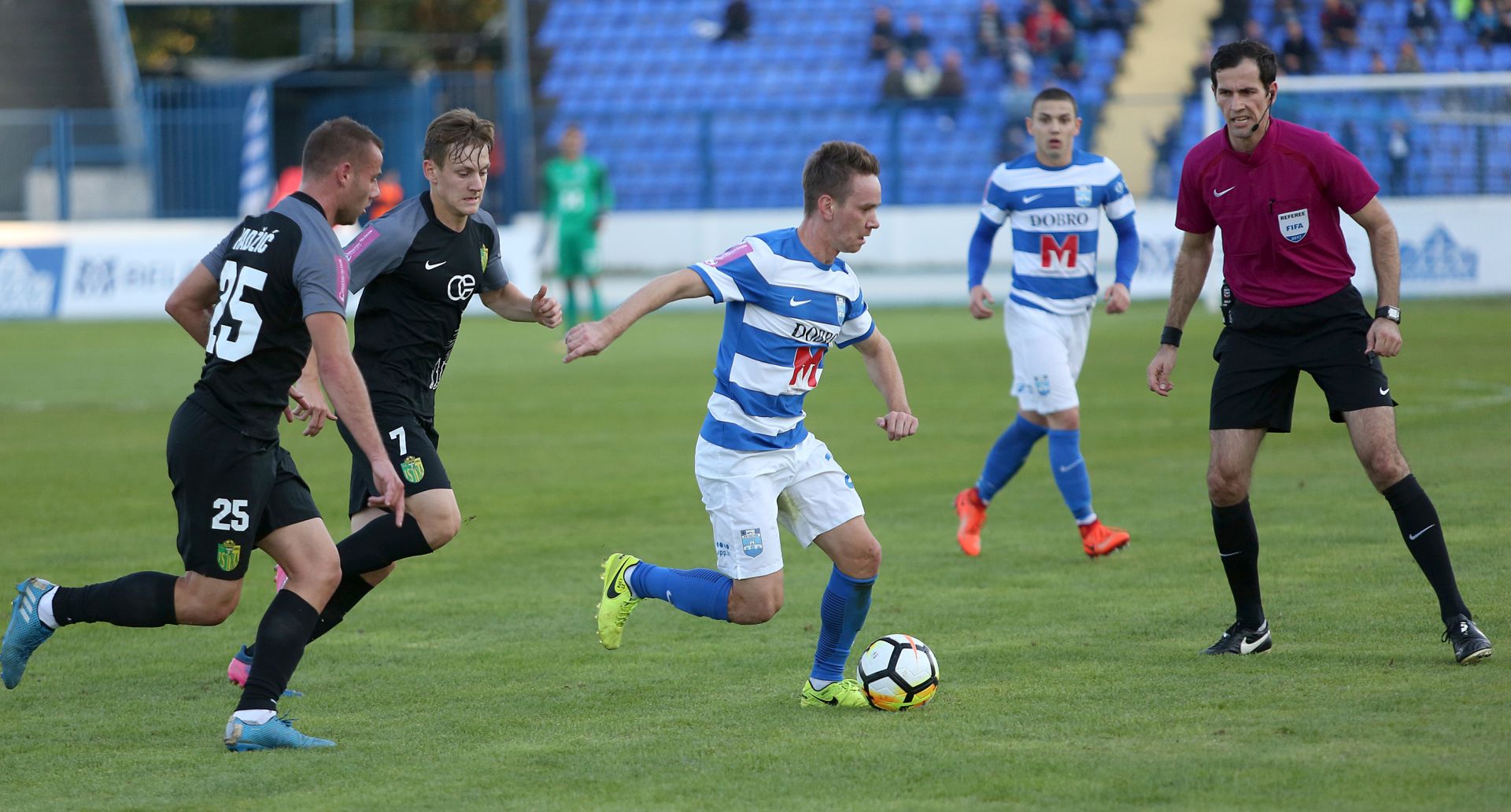 Osijek, 1.3.2017. - Nakon prvog poluvremena susreta 11. kola Prve HNL na stadionu Gradski vrt Osijek vodi protiv Istre 1961 1-0.
foto HINA/ ua