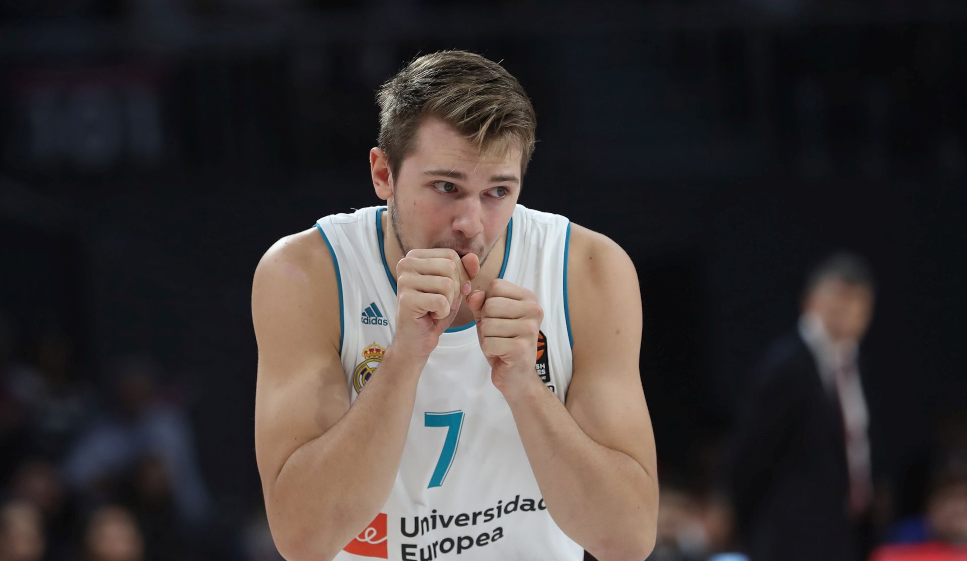 epa06261996 Real Madrid's Luka Doncic reacts during the Euroleague basketball match between Anadolu Efes and Real Madrid in Istanbul, Turkey, 12 October 2017.  EPA/SEDAT SUNA