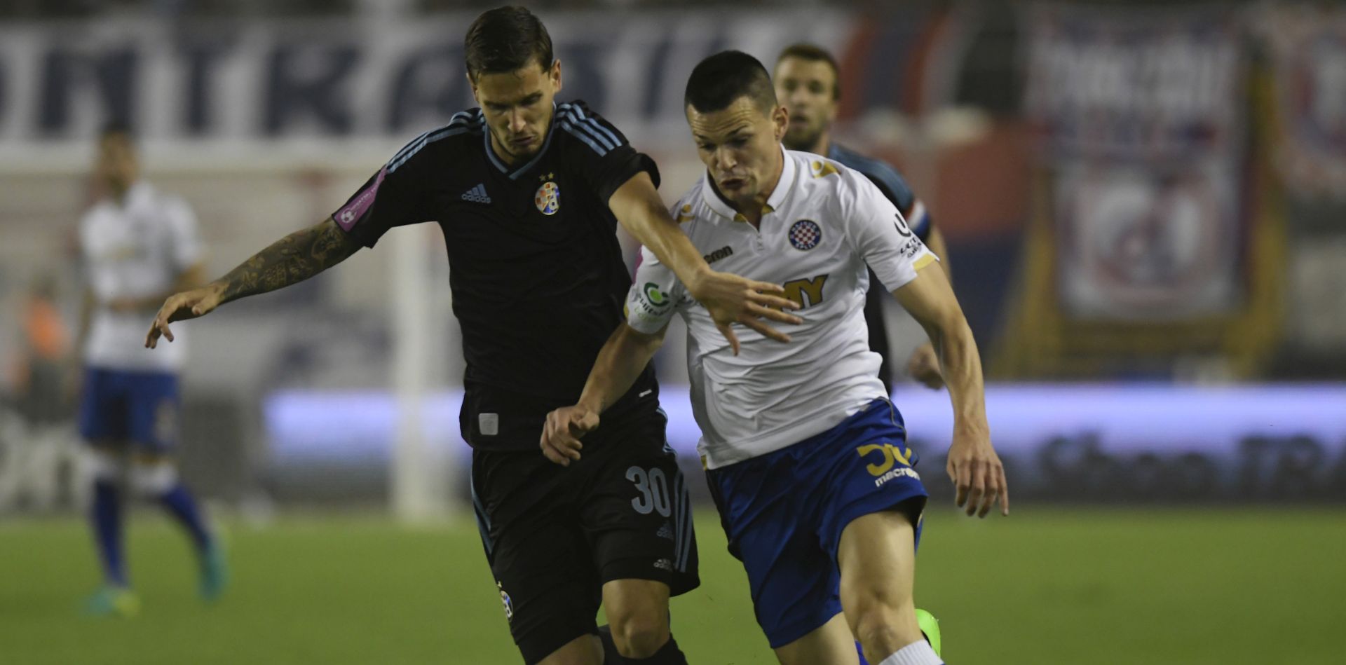 Split, 21.10.2017 - Utakmica 13. kola Prve HNL Hajduk - Dinamo na stadionu Poljud. Na slici Nikola Moro i Ante Erceg.
foto HINA/ Mario STRMOTIÆ/ ua