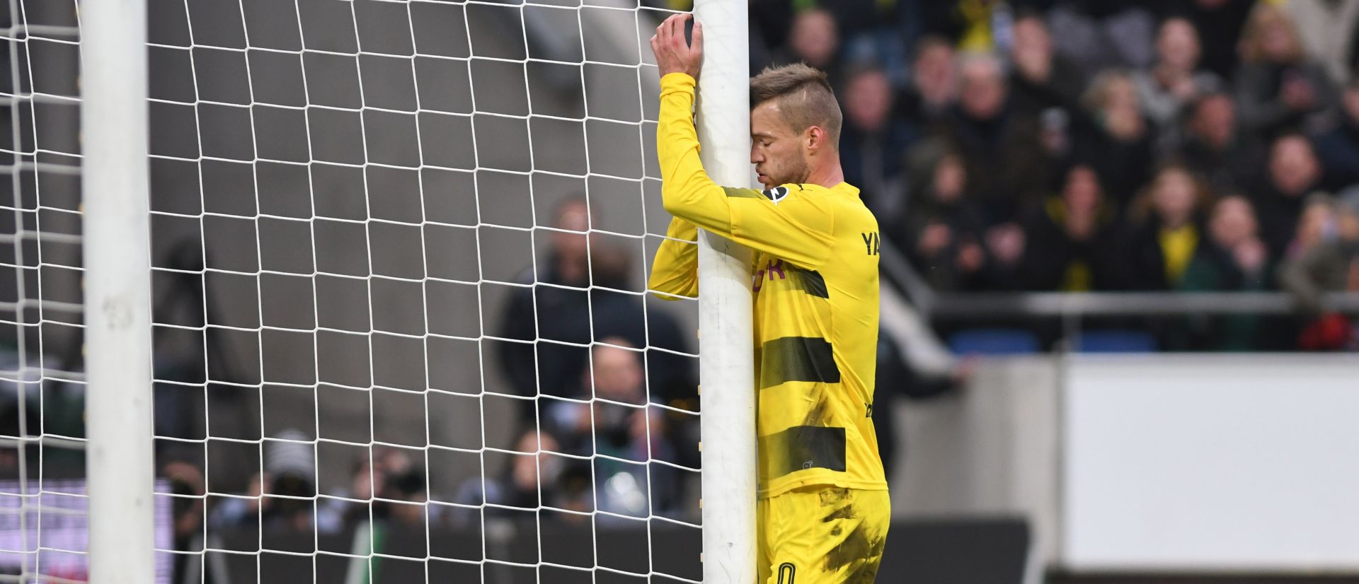 epa06294902 Dortmund's Andrej Yamolenko during the German Bundesliga soccer match between Hannover 96 and Borussia Dortmund in Hannover, Germany, 28 October 2017.  EPA/DAVID HECKER (EMBARGO CONDITIONS - ATTENTION: Due to the accreditation guidlines, the DFL only permits the publication and utilisation of up to 15 pictures per match on the internet and in online media during the match.)
