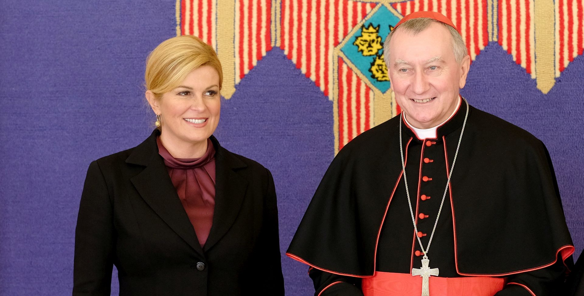 Zagreb, 30.10.2017. - Predsjednica Kolinda Grabar Kitarović primila je danas državng tajnika Svete Stolice Pietra Parolina koji je u posjetu RH. 
Na fotografiji predsjednica Kolinda Grabar Kitarović, državni tajnik Svete Stolice Pietro Parolin. 
foto HINA/ Edvard ŠUŠAK/ es