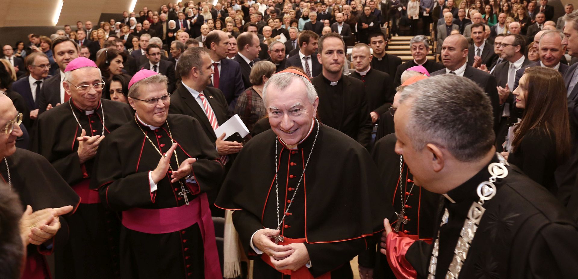 Zagreb, 30.10.2017 - Državni tajnik Svete Stolice Pietro Parolin posjetio je Hrvatsku i na Hrvatskom katoličkom sveučilištu nazočio proslavi dana HKS-a i blagoslova HKS-ove velike dvorane.
foto HINA/ Tomislav PAVLEK /tp