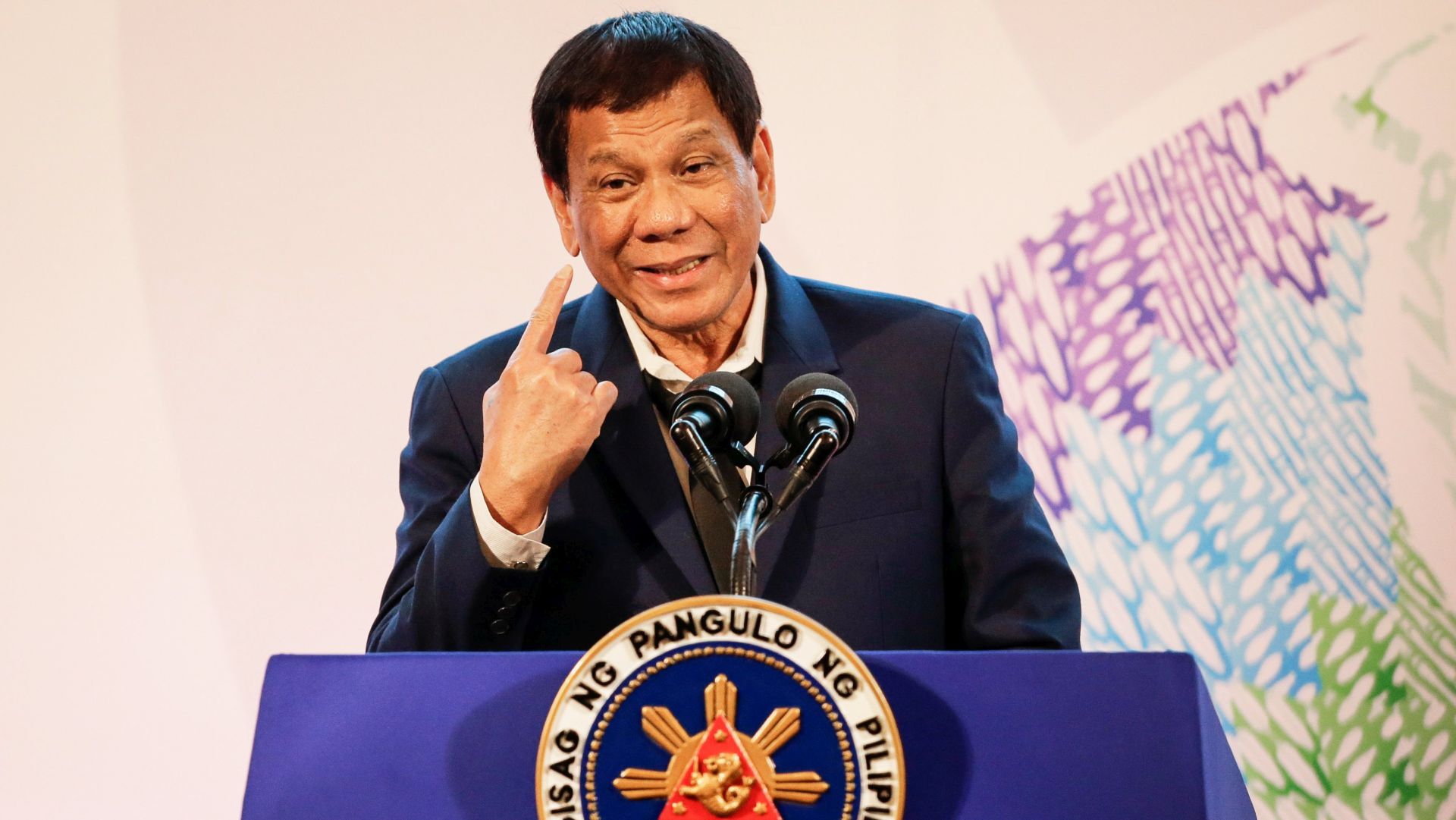 epa06328730 Philippine President Rodrigo Duterte gestures during a press conference after the closing ceremonies of the 31st ASEAN Summit and Related Summits in Manila, Philippines, 14 November 2017. The Philippines hosted the 31st Association of Southeast Asian Nations (ASEAN) Summit and Related Meetings from 10 to 14 November.  EPA/LINUS ESCANDOR II