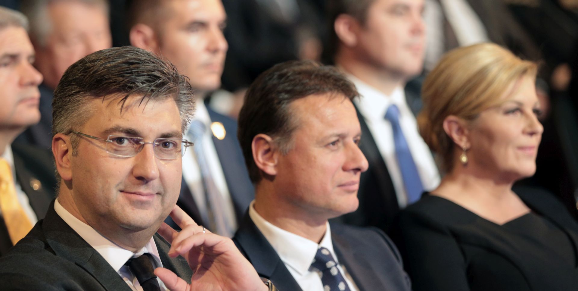 Zagreb, 13.11.2017. - Svečana dodjela nagrada Hrvatske gospodarske komore Zlatna kuna. Na slici predsjednik Vlade Republike Hrvatske Andrej Plenković, predsjednik Hrvatskoga sabora Goran Jandroković i predsjednica Republike Hrvatske Kolinda Grabar-Kitarović.
Foto HINA/ Dario GRZELJ/ dag