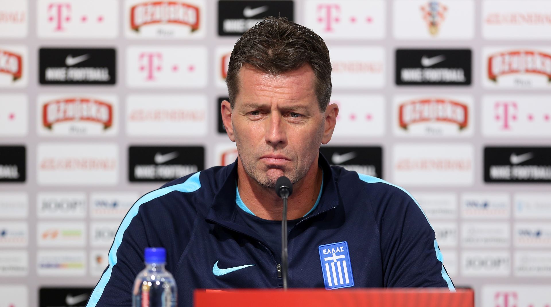 Zagreb, 08.11.2017 - Izbornik grèke nogometne reprezentacije Michael Skibbe tijekom konferencije za medije na maksimirskom stadionu, uoèi prve utakmice dodatnih kvalifikacija za SP 2018. izmeðu Hrvatske i Grèke.
foto HINA/ Denis CERIÆ /dc