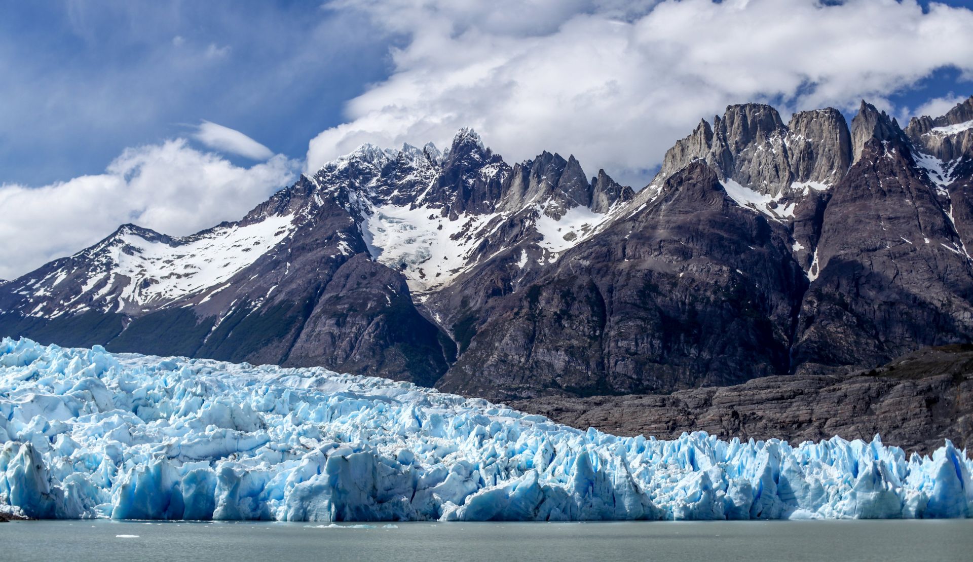 epa06358615 A view of the Grey glacier at the Torres del Pine national park in Magallanes, Chile, 29 November 2017. Grey glacier is one of the natural wonders of Torres del Paine national park, a popular tourist attraction in Chile. The iceberg is estimated to be 350 meters long by 380 meters wide, and the cause of the rupture is unclear.  EPA/JOEL ESTAY