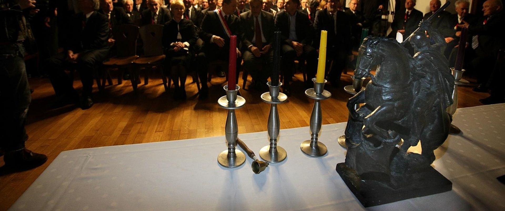 21.11.2015., Zagreb - U Viteskoj dvorani Druzbe Brace hrvatskog zmaja nad Kamenitim vratima odrzana svecanost blagoslova kule. Photo: Zarko Basic/PIXSELL
