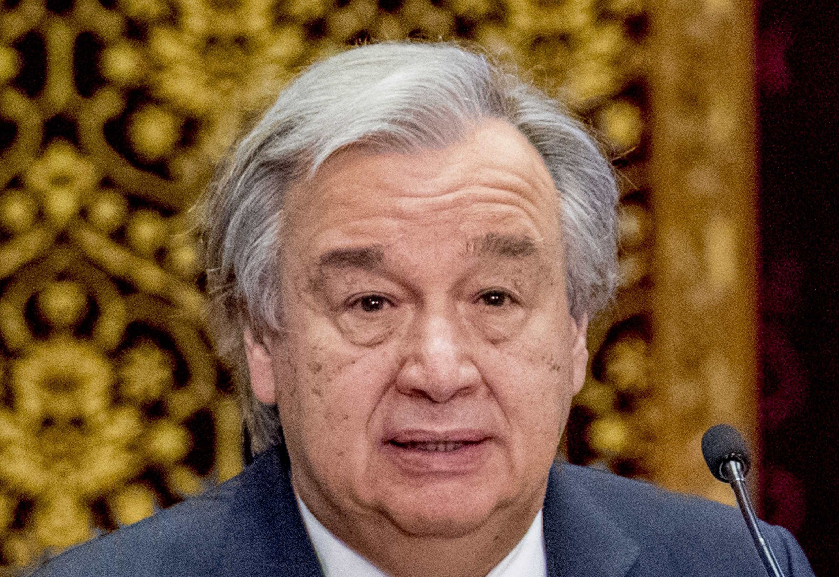 epa06401695 Secretary-General of the United Nations Antonio Guterres speaks in the Ridderzaal (Knights' Hall), during the closing ceremony of the Yugoslavia Tribunal (The International Criminal Tribunal for the former Yugoslavia (ICTY) in The Hague, The Netherlands, 21 December 2017. Antonio Guterres is in the Hague to mark the closure of the ICTY, after more than 24 years of operations.  EPA/ROBIN UTRECH
