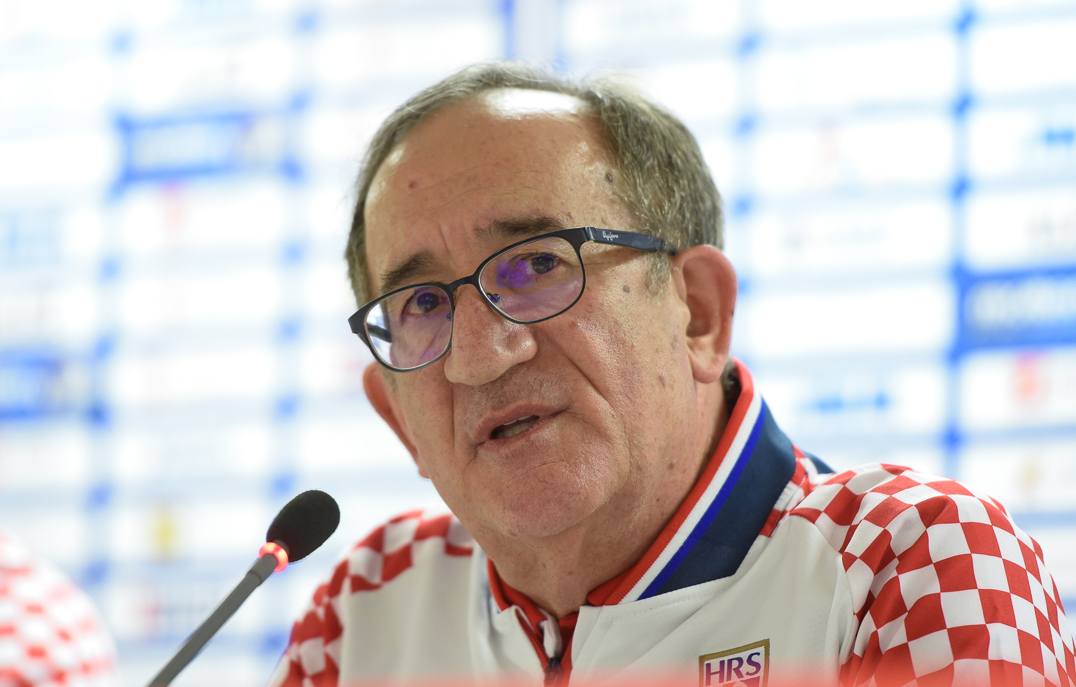 Split 04.01.2018. Konferencija  za medije Hrvatske muške seniorske rukometne reprezentacije, na kojoj su sudjelovali  izbornik hrvatske muške seniorske reprezentacije Lino Červar te hrvatski reprezentativci Mirko Alilović  i Jakov Gojun.
Na slici Lino Červar.
Foto : Hina / Mario Strmotić