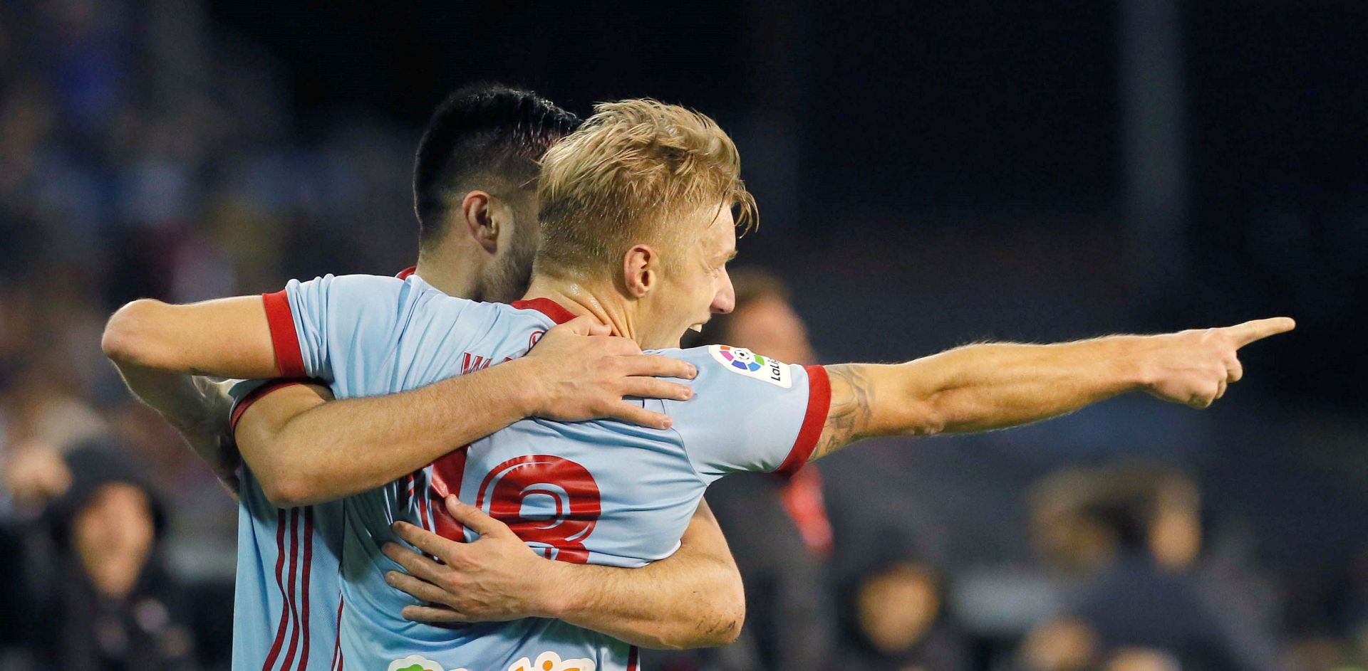 epa06423470 Celta de Vigo's Dani Wass celebrates scoring the equalizer during the Spanish First Division League 18th round match between Celta de Vigo and Real Madrid at the Balaidos stadium in Vigo, Community of Galicia, Spain, 07 January 2018.  EPA/Lavandeira jr