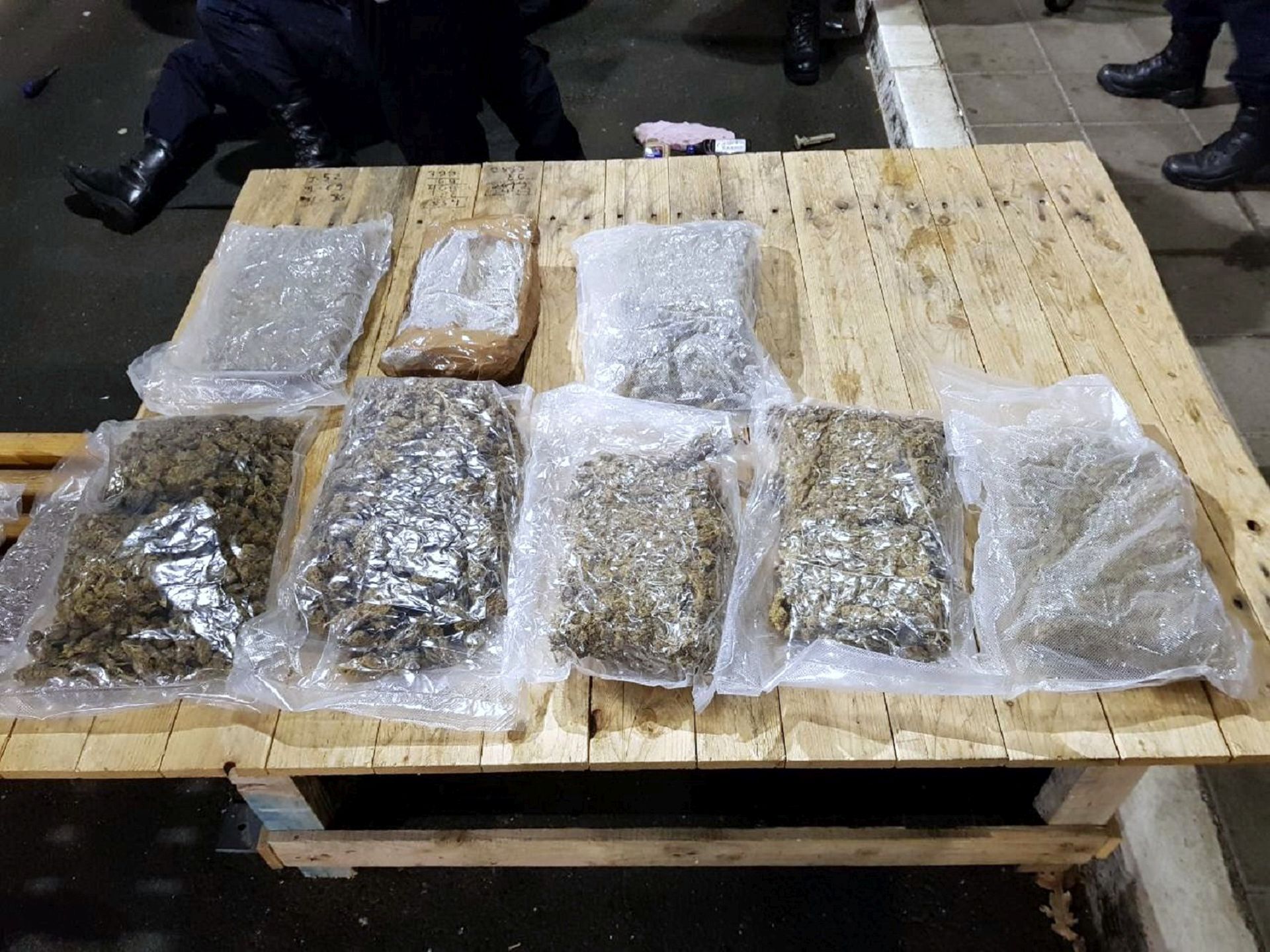 Beograd, 11.01.2018. - Državljanin Hrvatske G. M. uhićen je na graničnom prijelazu Batrovci-Bajakovo pri pokušaju unosa 20 kilograma marihuane u Hrvatsku, priopćila je Uprava carina Srbije (UCS).
foto HINA/ Velimir ILIĆ/ es