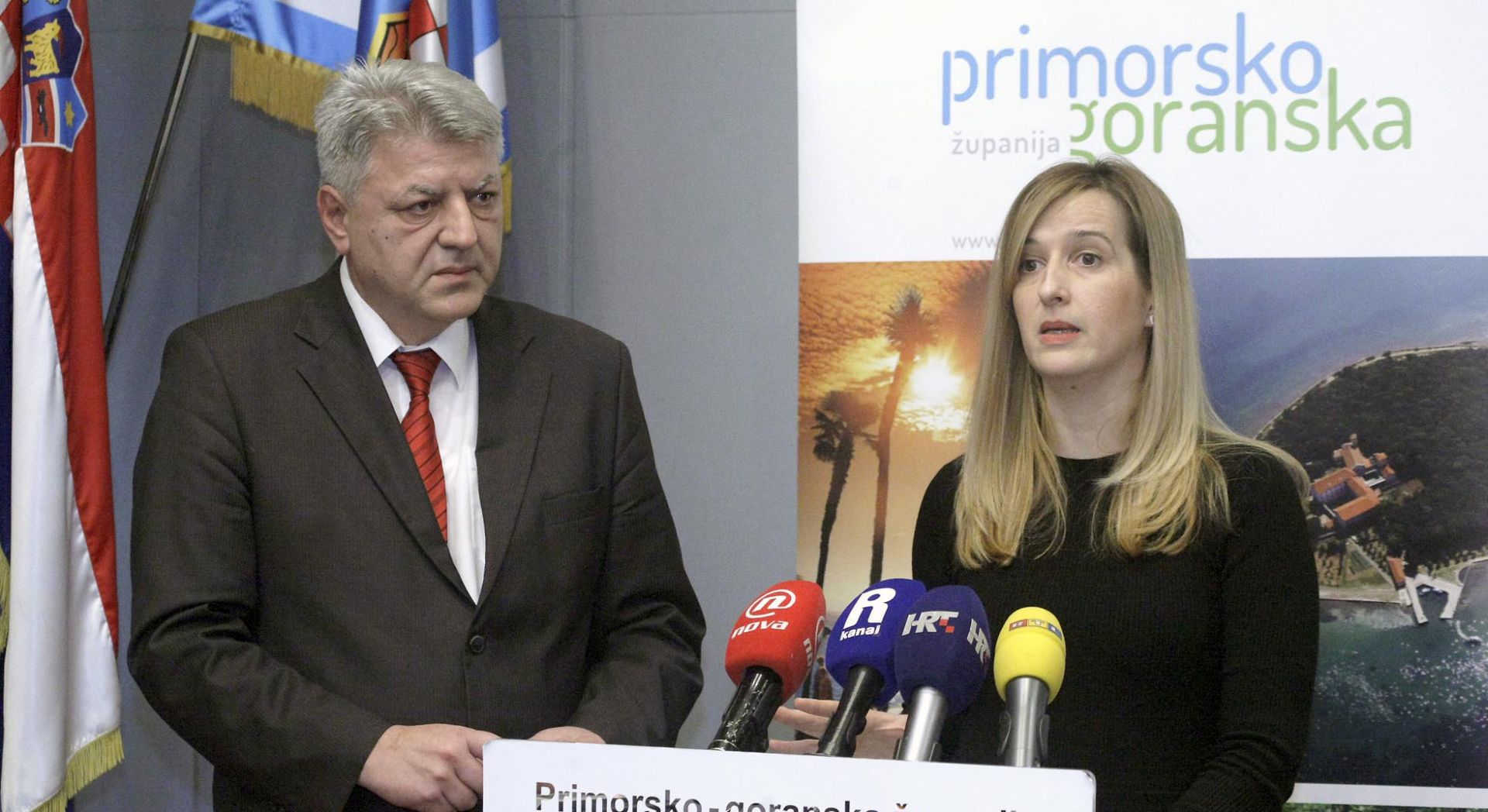 Rijeka, 16.01.2018 - Konferfencija za novinare upana Zlatka Komadine i naèelnice Opæine Omialj Mirele Ahmetoviæ o aktualnoj situaciji u vezi s projektom LNG terminala u Omilju.
foto HINA/ Miljenko KLEPAC /ds