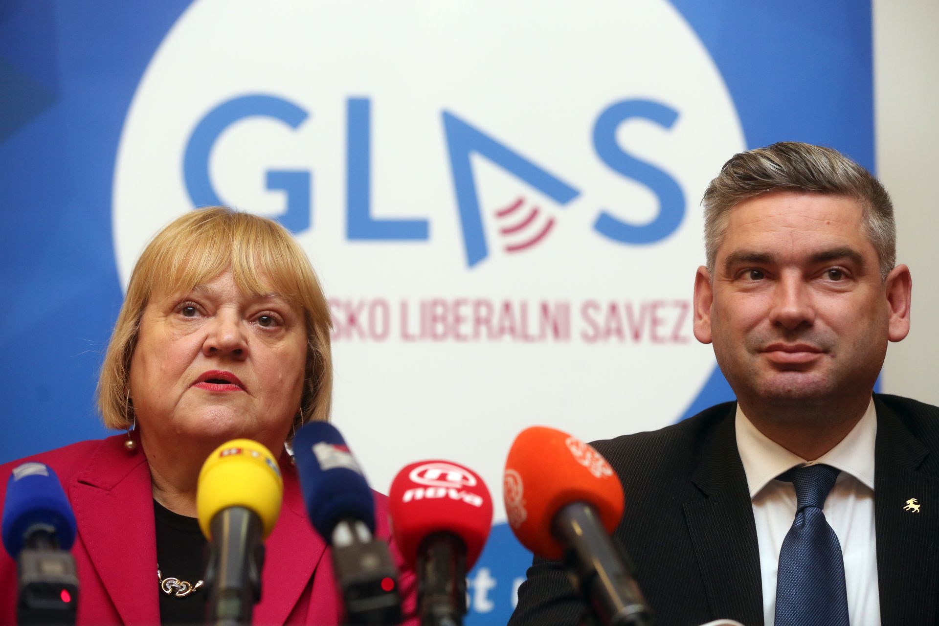 Zagreb, 21.01.2018 - Konferencija nakon sastanak predsjednitava GLAS-a, IDS-a i Pametno, na kojem su razgovarali o daljnjim modalitetima suradnje tih stranaka u iduæem razdoblju. Na fotografiji Anka Mrak-Tarita, Boris Miletiæ. foto HINA/ Daniel KASAP/ dk