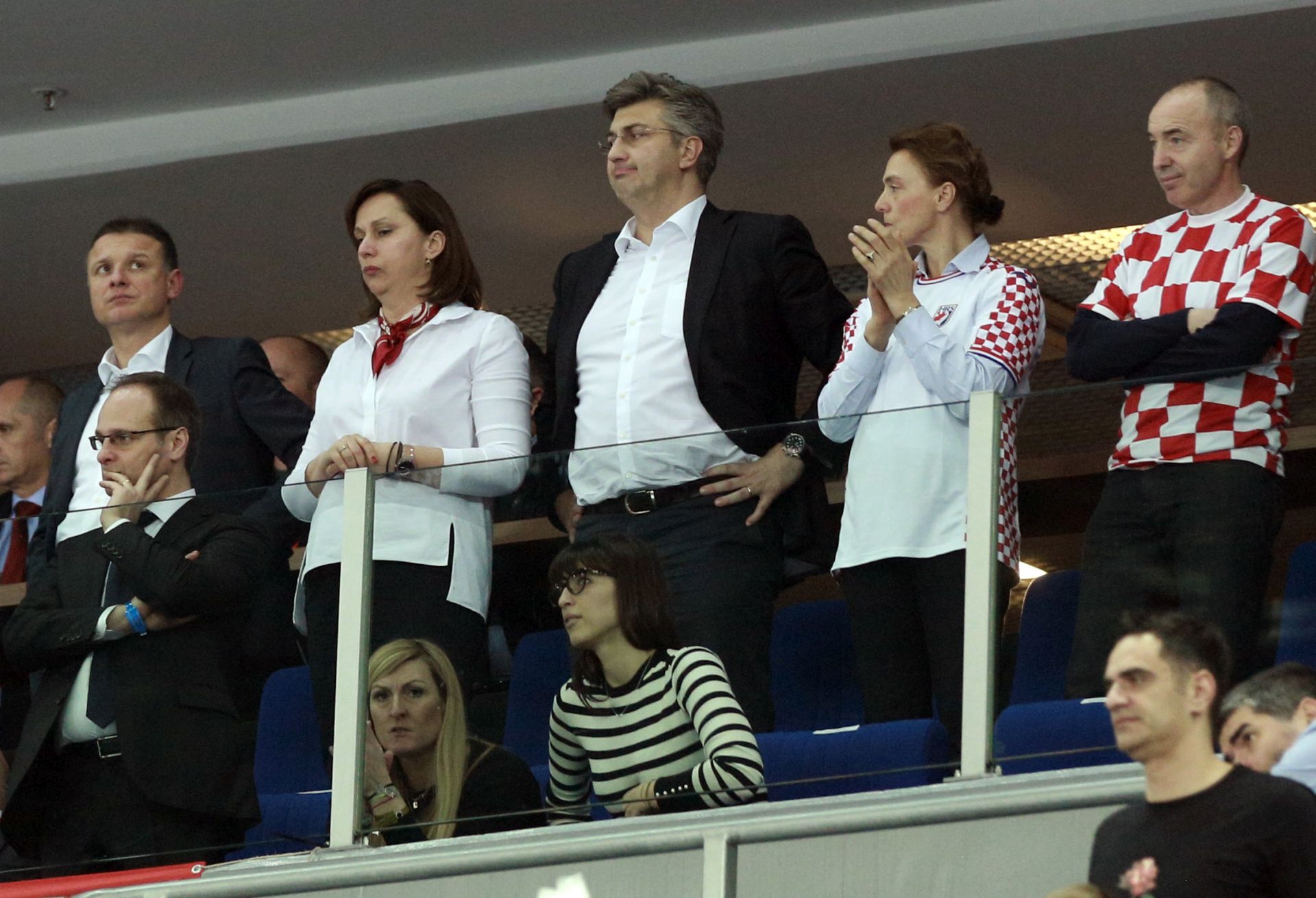 Zagreb, 24.01.2018. - Utakmica skupine 1 Europskog prvenstva za rukometaše između Hrvatske i Francuske. Na slici predsjednik Sabora Gordan Jandroković, Janica Kostelić, premijer Andrej Plenković, Marija Pejčinović Burić, Damir Krstičević.
Foto HINA/ Dario GRZELJ/ dag