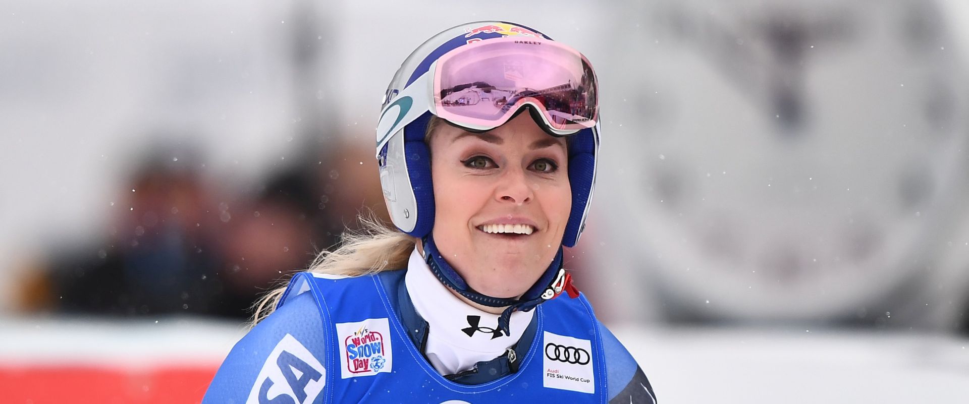 epa06437572 Lindsey Vonn of the USA in action during the Women's Downhill race of the FIS Alpine Ski World Cup in Bad Kleinkirchheim, Austria, 14 January 2018.  EPA/CHRISTIAN BRUNA