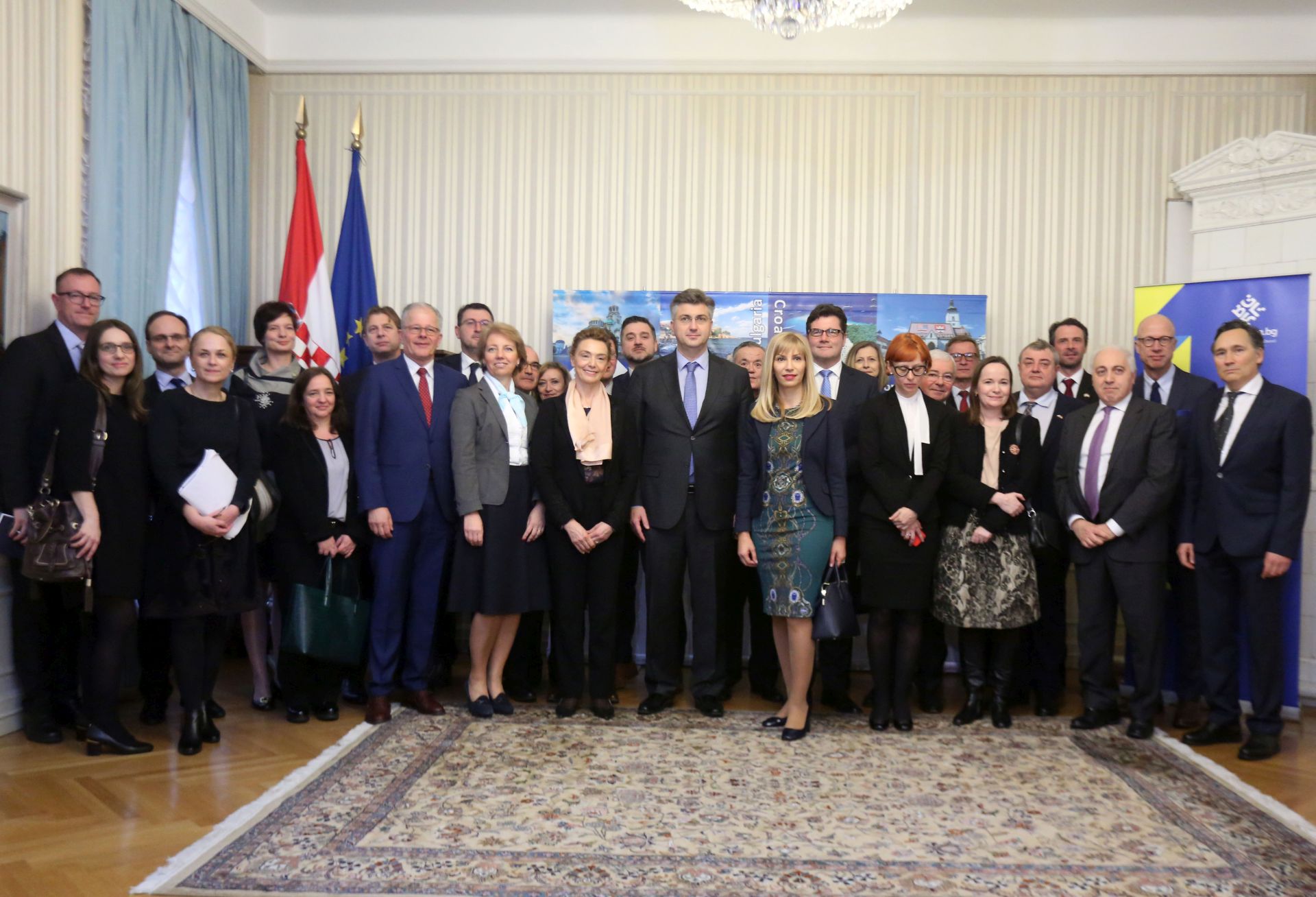Zagreb, 02.02.2018 - Predsjednik Vlade Republike Hrvatske Andrej Plenković priredio je radni ručak za veleposlanike zemalja članica Europske unije u prigodi bugarskog predsjedanja Vijećem EU. Na fotografiji  veleposlanici, Marija Pejčinović Burić, Andrej Plenković. Foto HINA/ Daniel KASAP/ dk