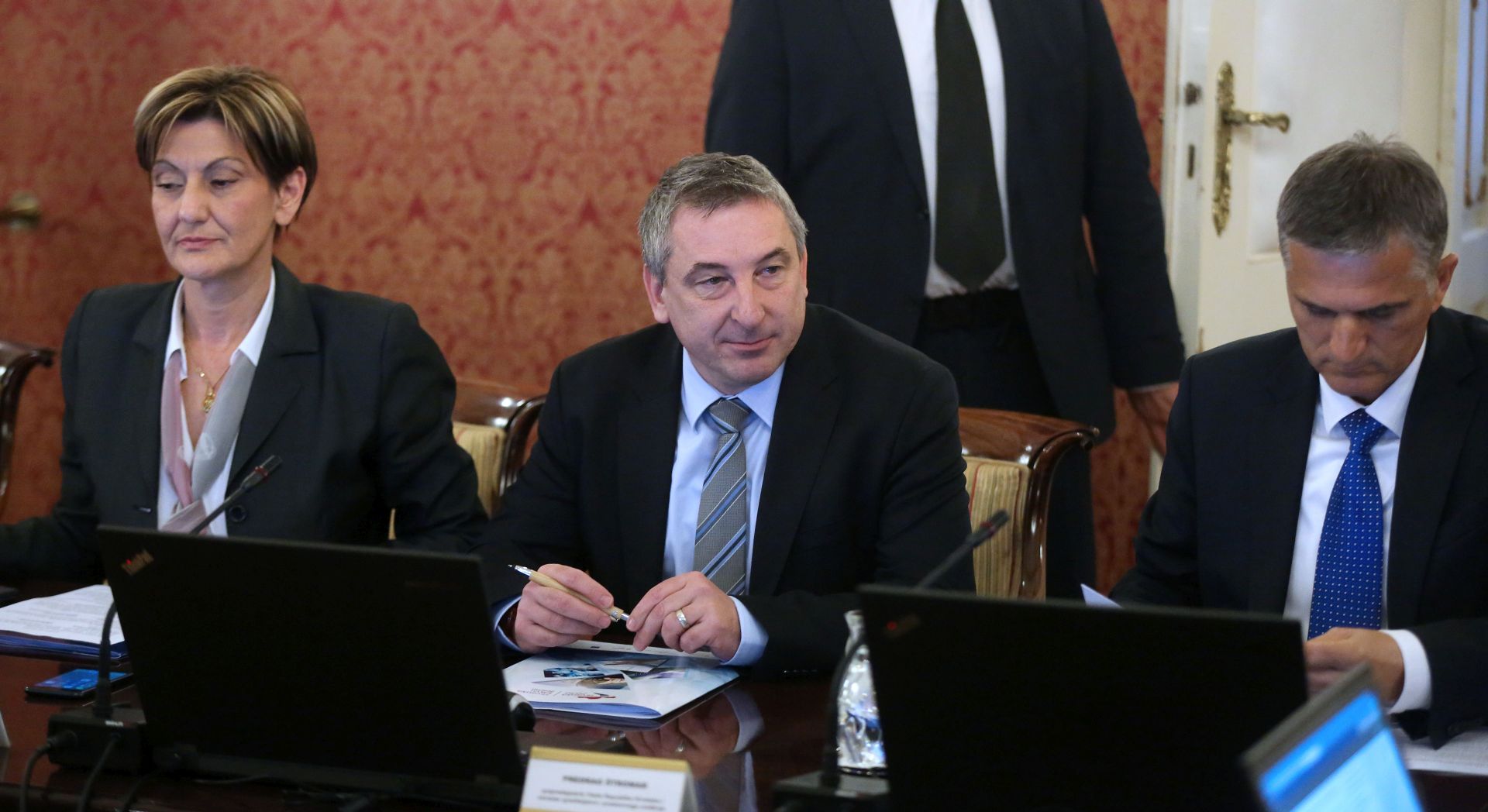 Zagreb, 08.02.2018 - Sjednica Vlade RH. Na fotografiji ministri Martina Daliæ, Predrag tromar, Goran Mariæ.
foto HINA/ Denis CERIÆ /dc