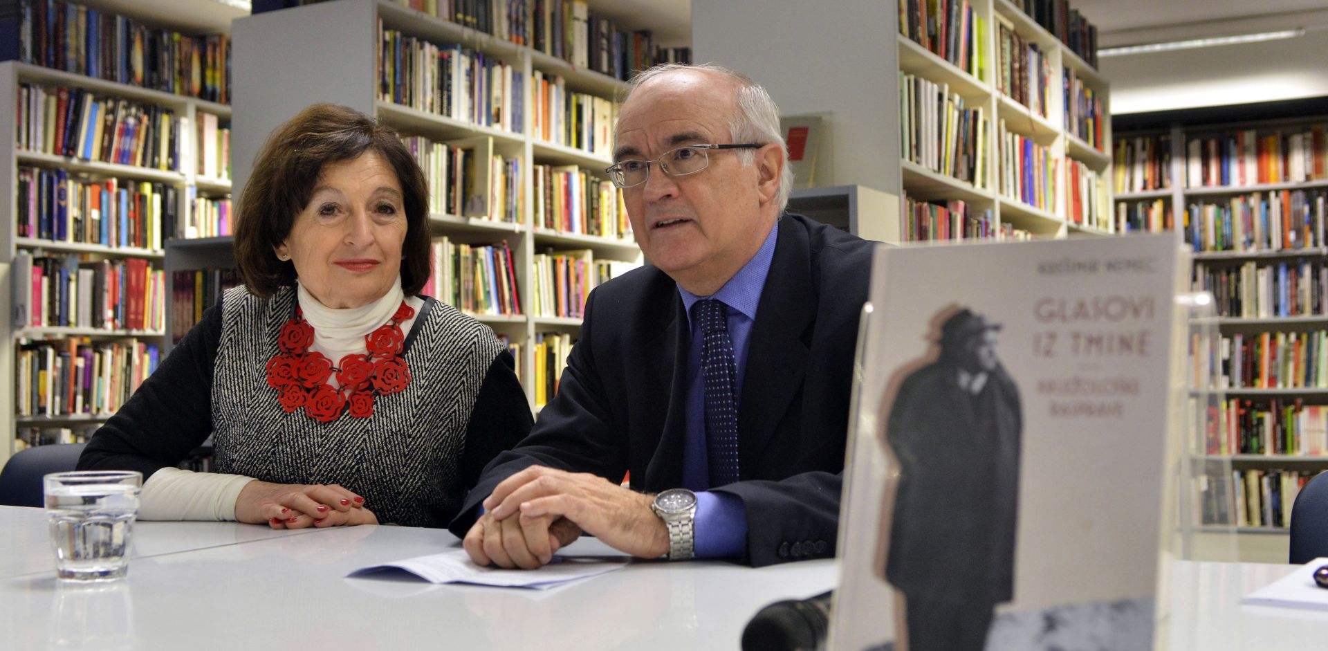 Zagreb, 09.02.2018 - Predstavljanje  knjige akademika Krešimira Nemeca "Glasovi iz tmine".Na fotografiji Dubravka Oraić Tolić,Krešimir Nemec.
foto HINA/ Admir BULJUBAŠIĆ/ abu