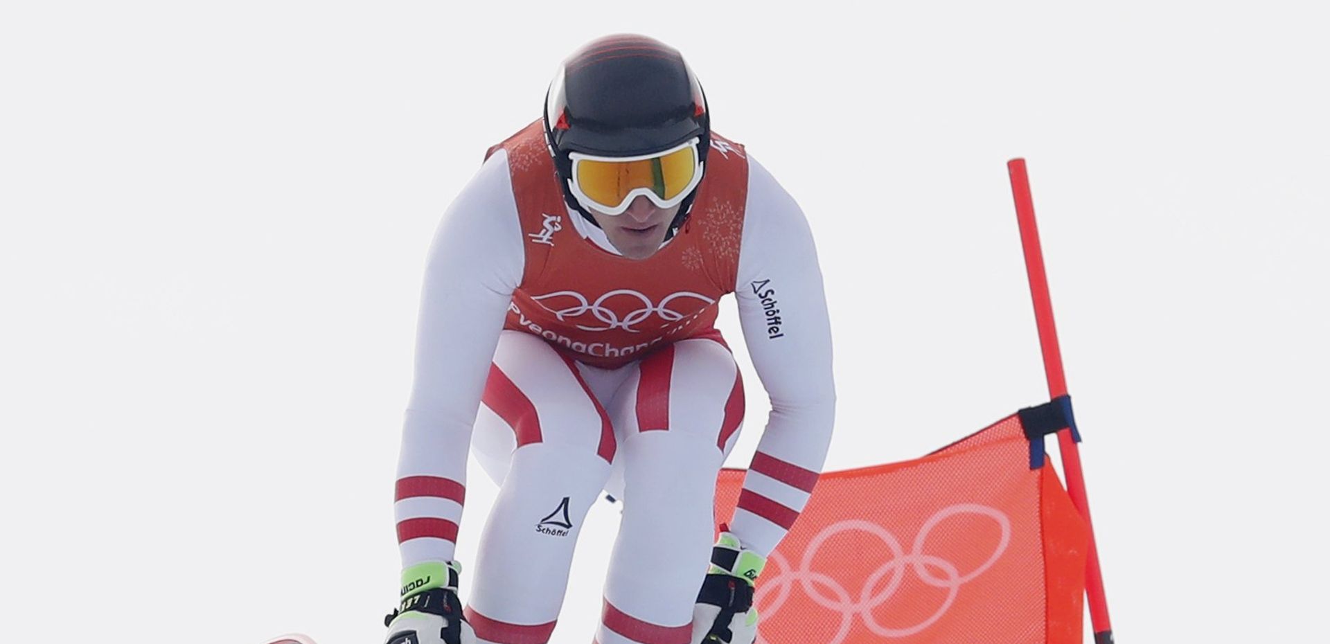 epa06510046 Matthias Mayer of Austria speeds down the slope during a training session for the Men's Downhill race at the Jeongseon Alpine Centre during the PyeongChang 2018 Olympic Games, South Korea, 10 February 2018.  EPA/GUILLAUME HORCAJUELO