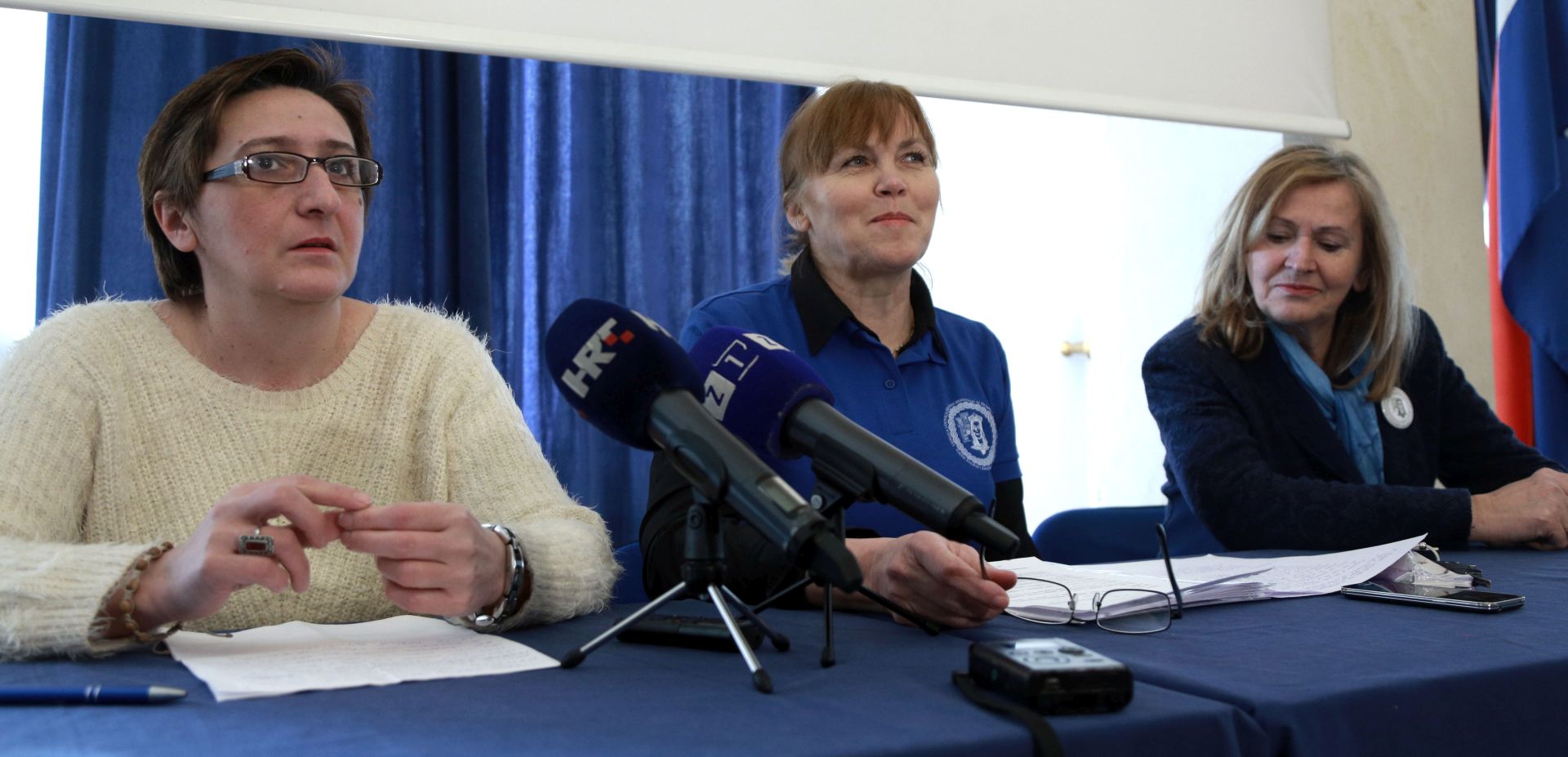 Zagreb, 15.2.2018. - Konferencija za novinare Udruge udovica hrvatskih branitelja iz Domovinskog rata RH Grada Zagreba i Zagrebačke županije u povodu izjava predsjednice Republike Hrvatske Kolinde Grabar Kitarović tijekom posjeta predsjednika Republike Srbije Aleksandra Vučića Hrvatskoj. Na slici Tanja Polić Marković, Rozalija Bartolić i Dragica Nikolić.
Foto HINA/ Dario GRZELJ/ dag