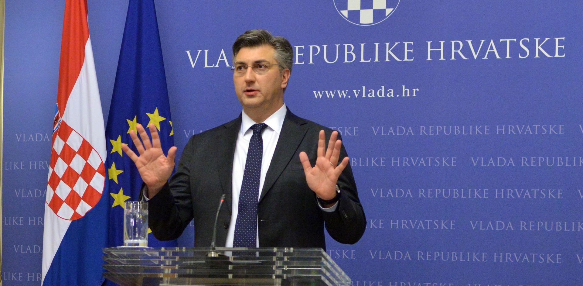 Zagreb, 21.2.2018. - Konferencija za novinare premijera Andreja Plenkovića o situaciji u Agrokoru. Na fotografiji Andrej Plenković. 
foto HINA/ Admir BULJUBAŠIĆ/ abu